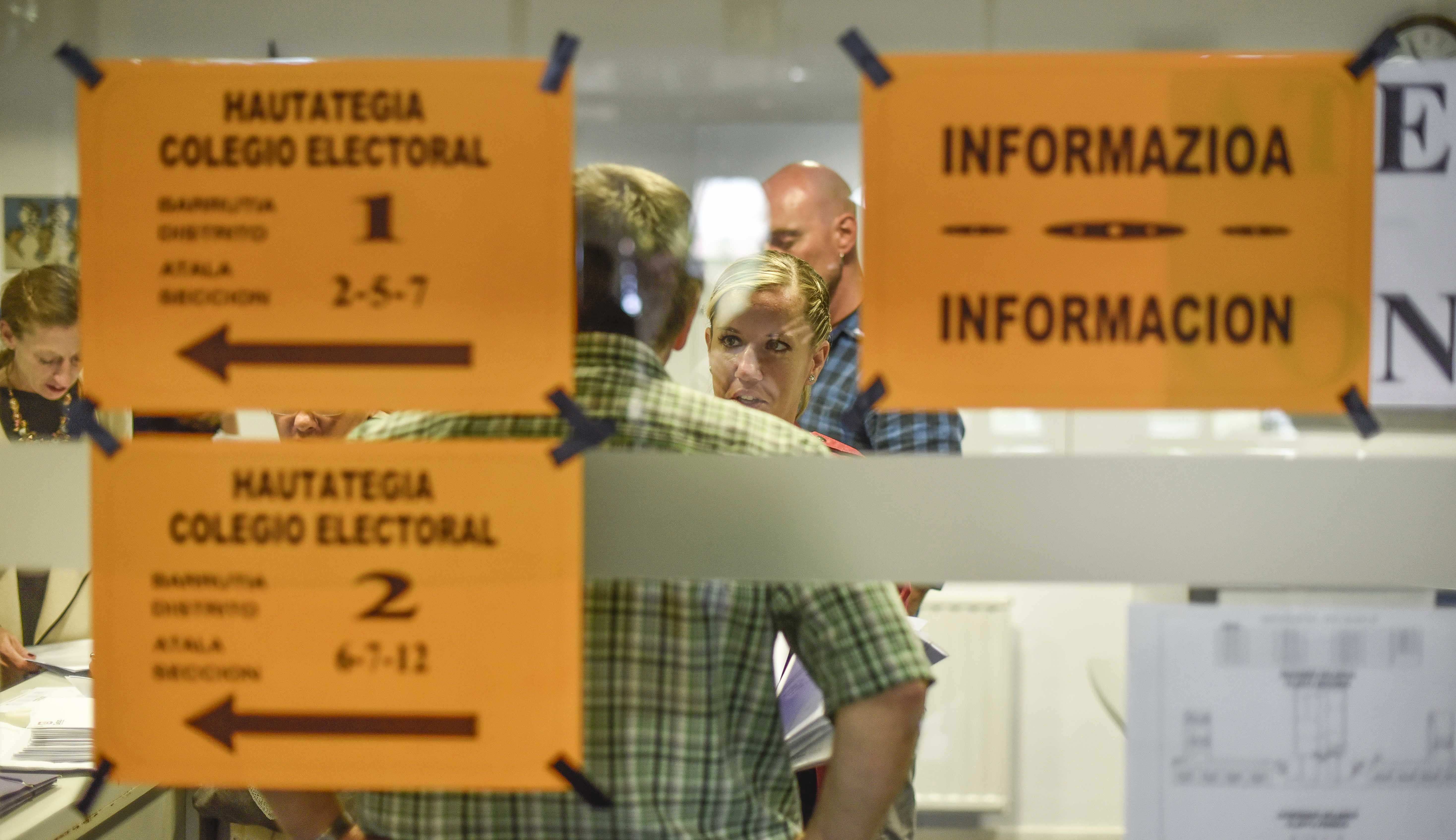 El PP repeteix majoria absoluta a Galícia i el PNB governarà Euskadi