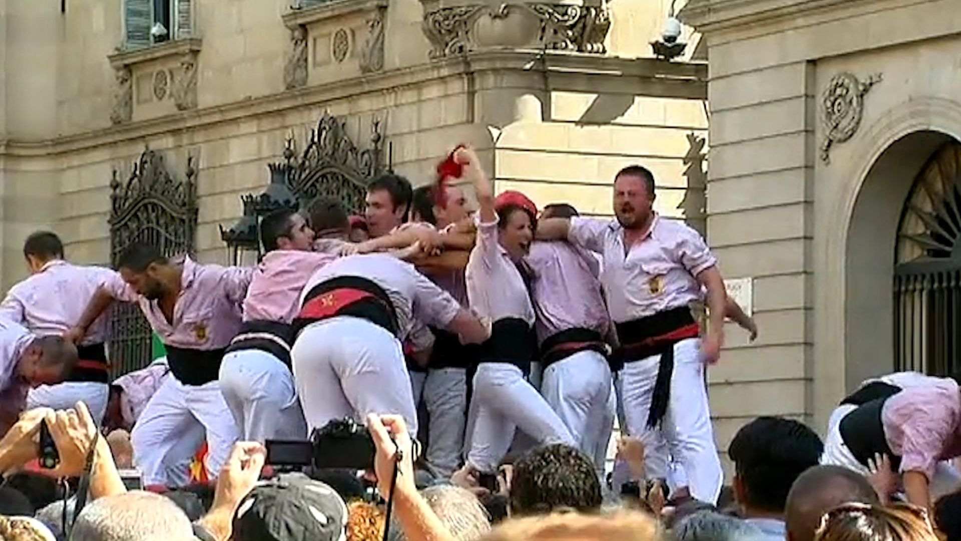 Vídeo: El primer castell de 10 visto en Barcelona