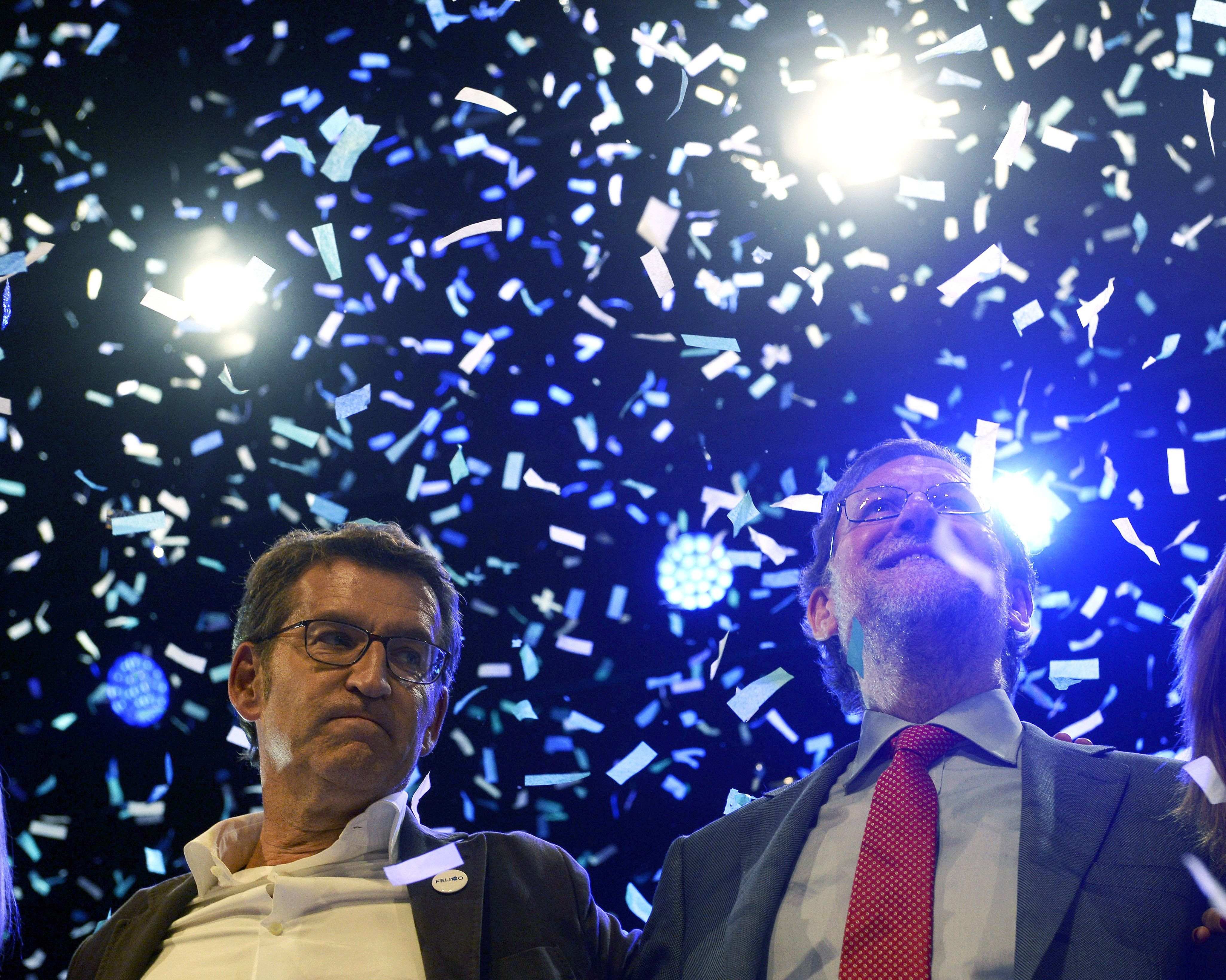 Rajoy es rearma per a la investidura davant un Sánchez qüestionat