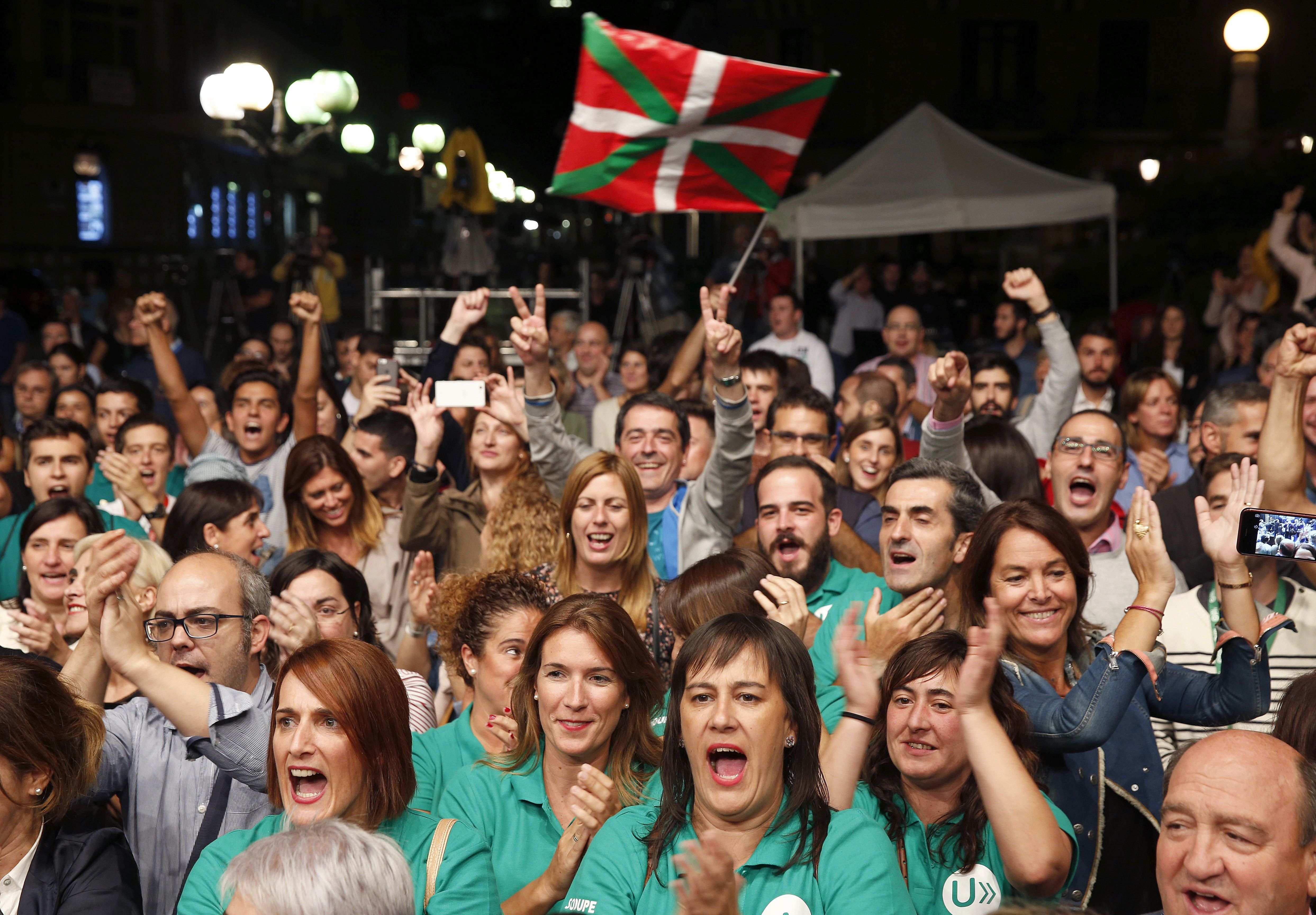 Més dones que homes al Parlament basc
