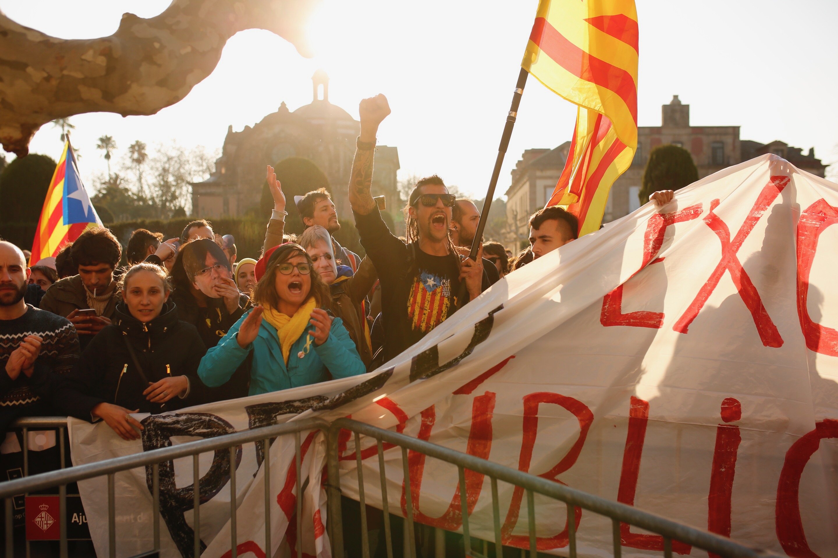 Demonstrators flood into Ciutadella park around Parliament building