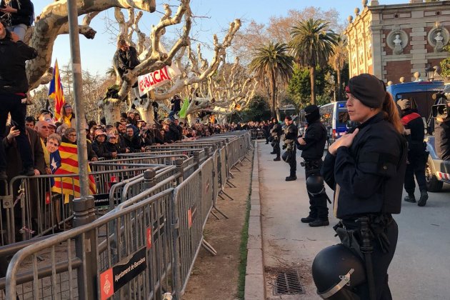 Desplegament Mossos investidura manifestació Parlament / NT Desplegament Mossos investidura manifestació Parlament / NT