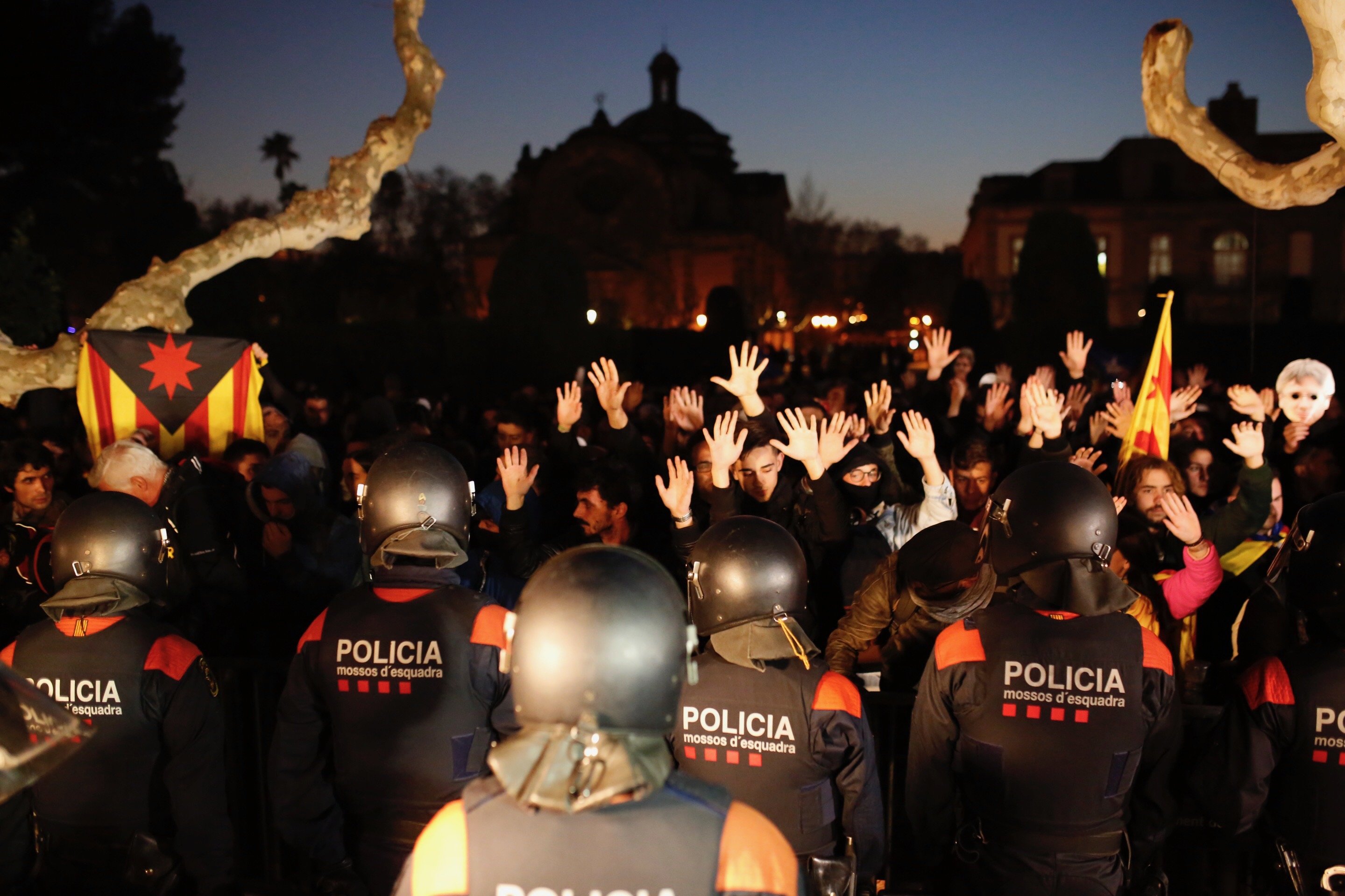 Interior podría multar a los autores de los disturbios del Parlament con hasta 600.000€