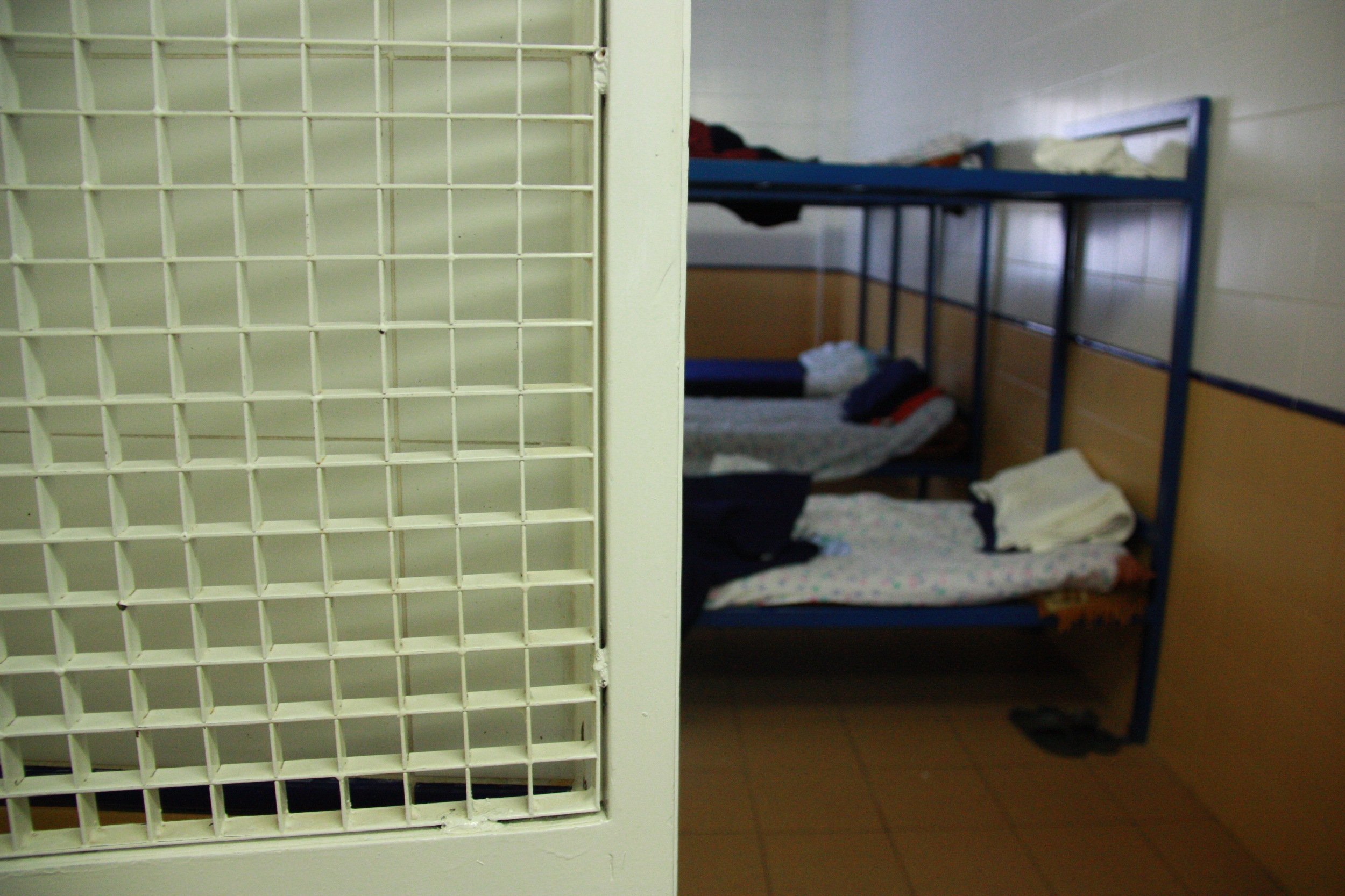Coronavirus | La policía libera a los internos del CIE al no poder deportarlos