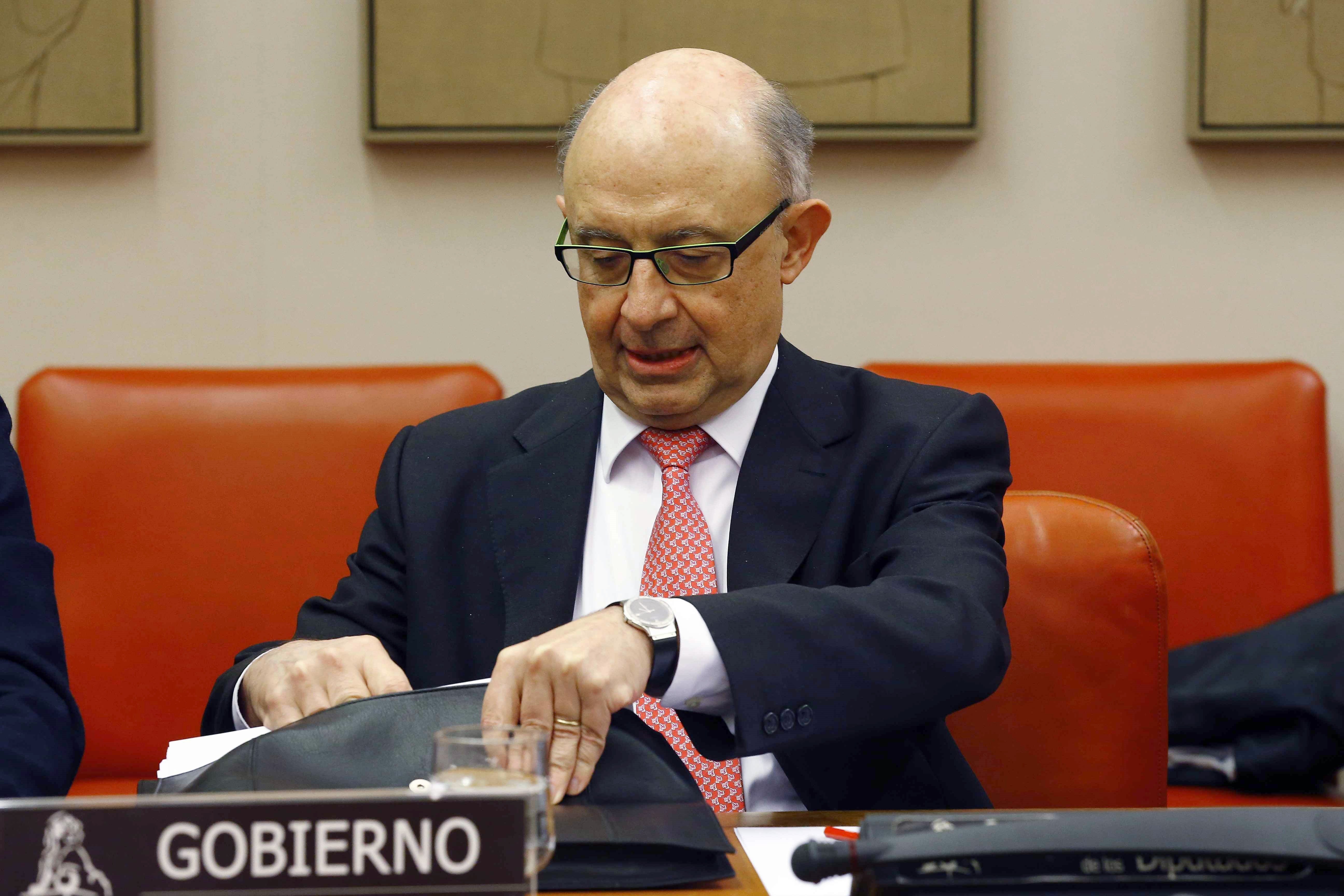 Montoro abre la puerta a condonar parte de la deuda de las autonomías