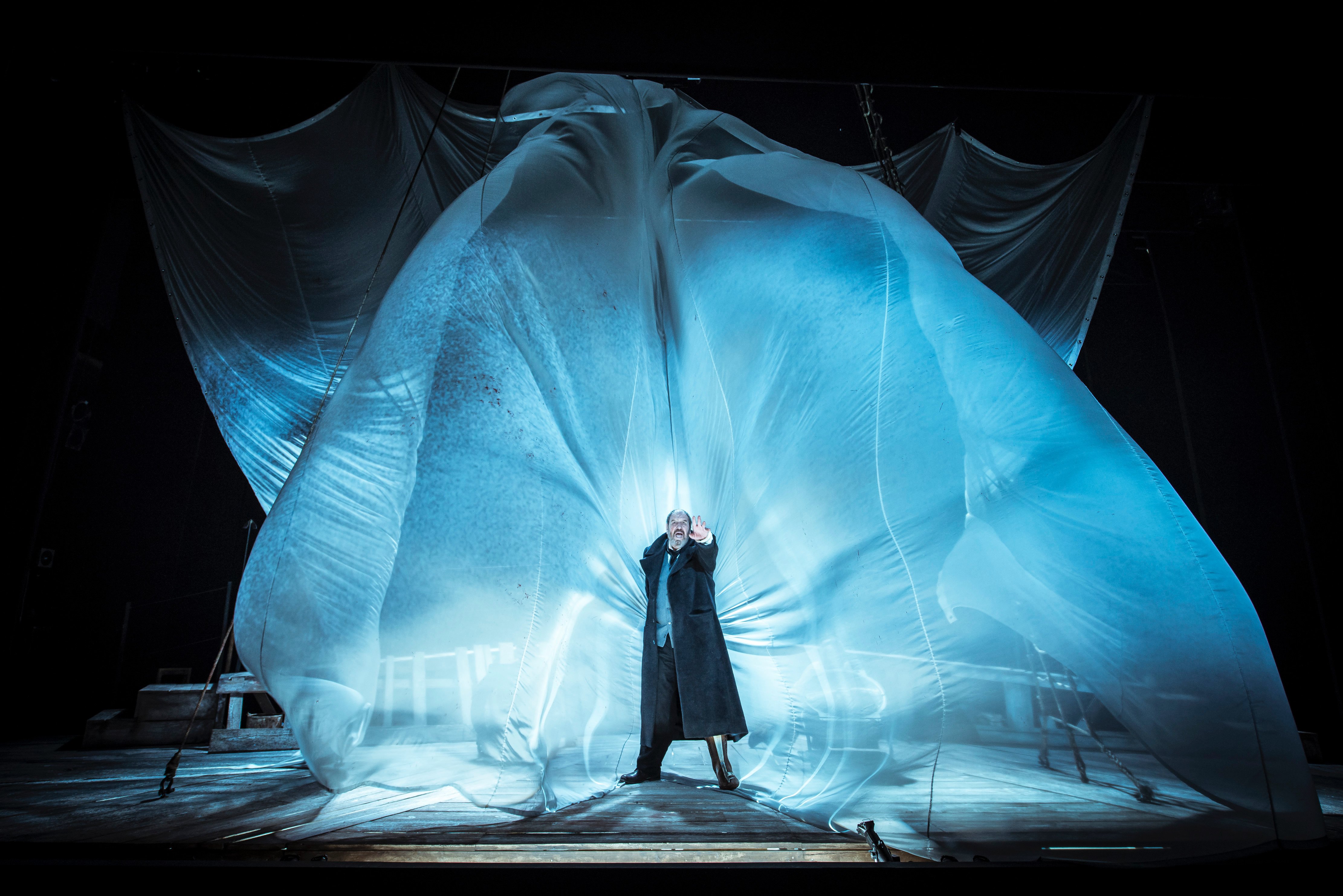 'Moby Dick': una destructiva obsesión en el Teatre Goya