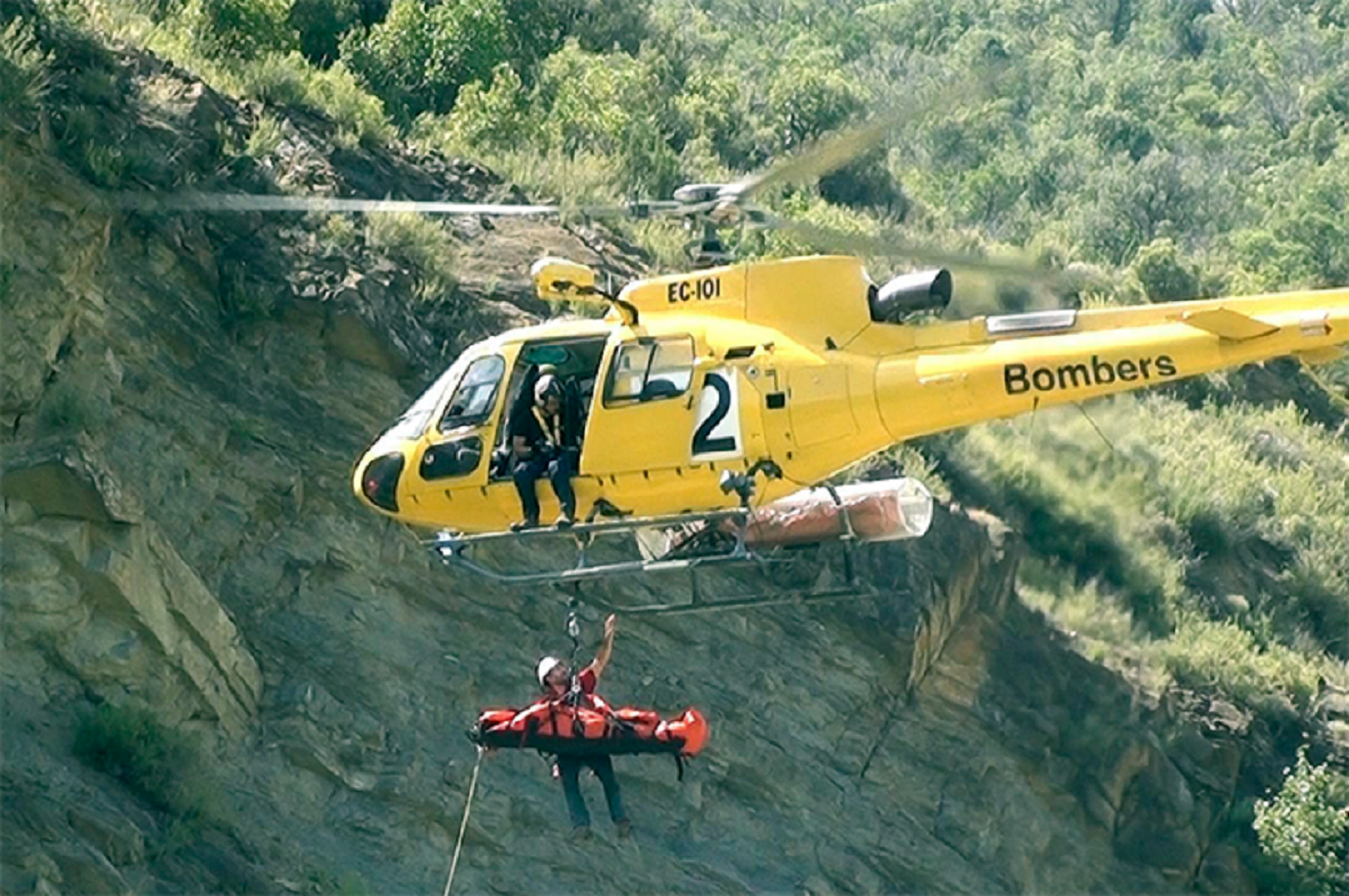 Los Bombers rescatan a cuatro excursionistas en Coma de Vaca