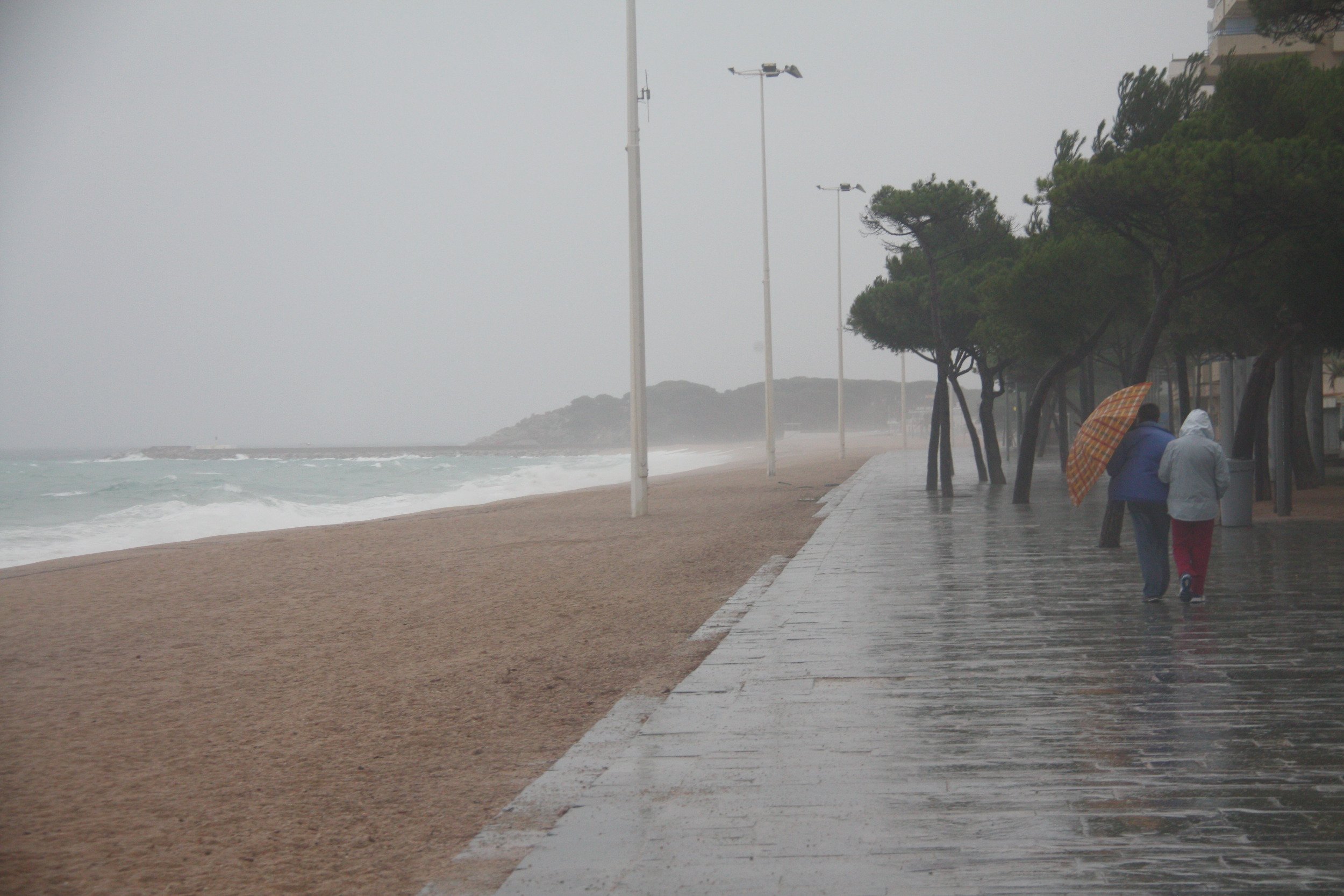 Diumenge gèlid amb neu a cotes baixes