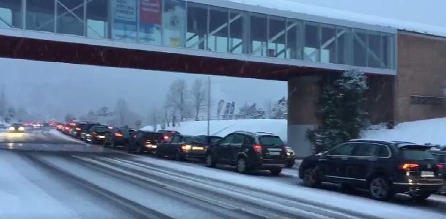 Reabierta la circulación en el túnel del Cadí pero con problemas