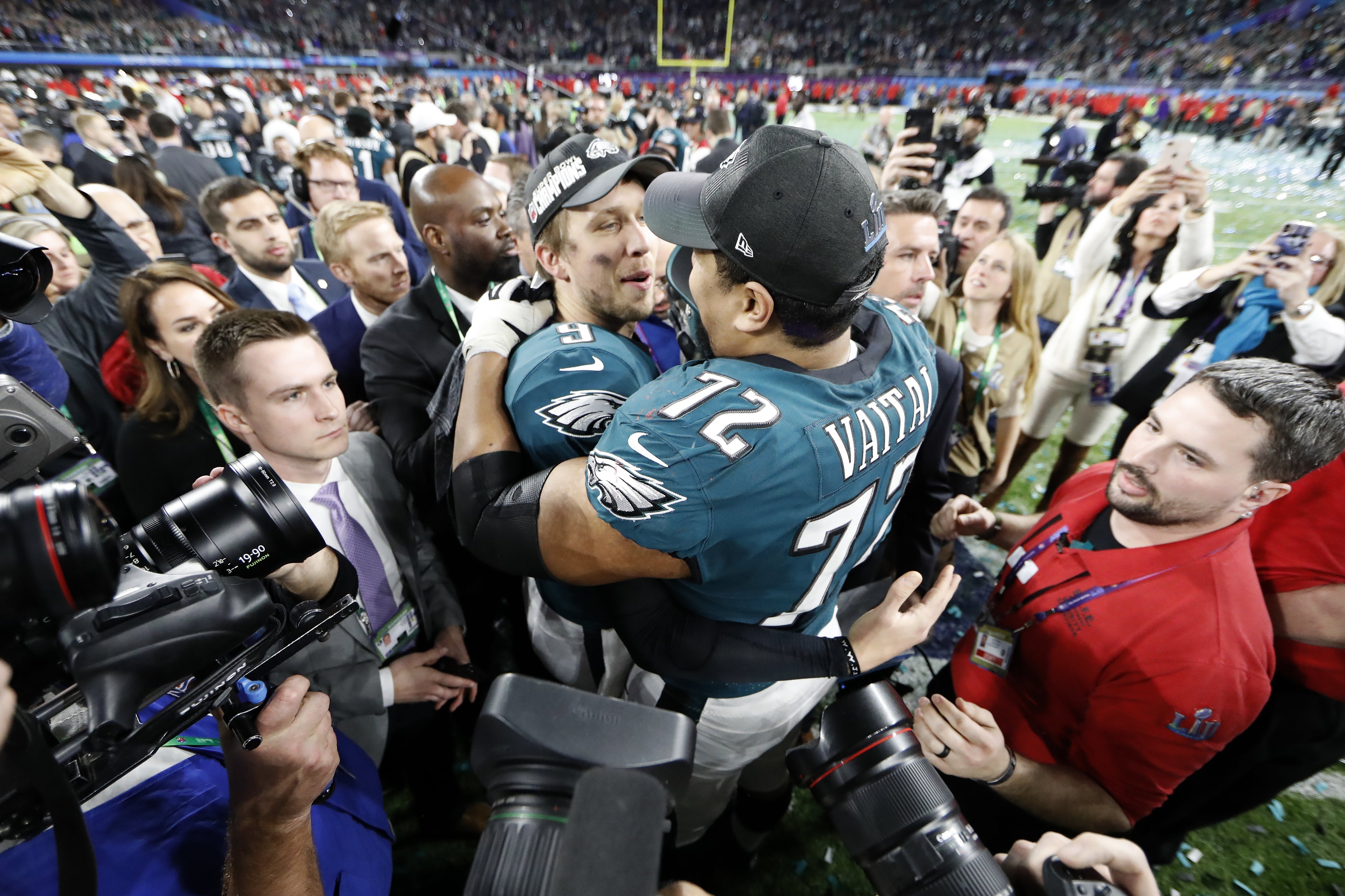 Els Eagles roben la corona de la Super Bowl als Patriots (41-33)