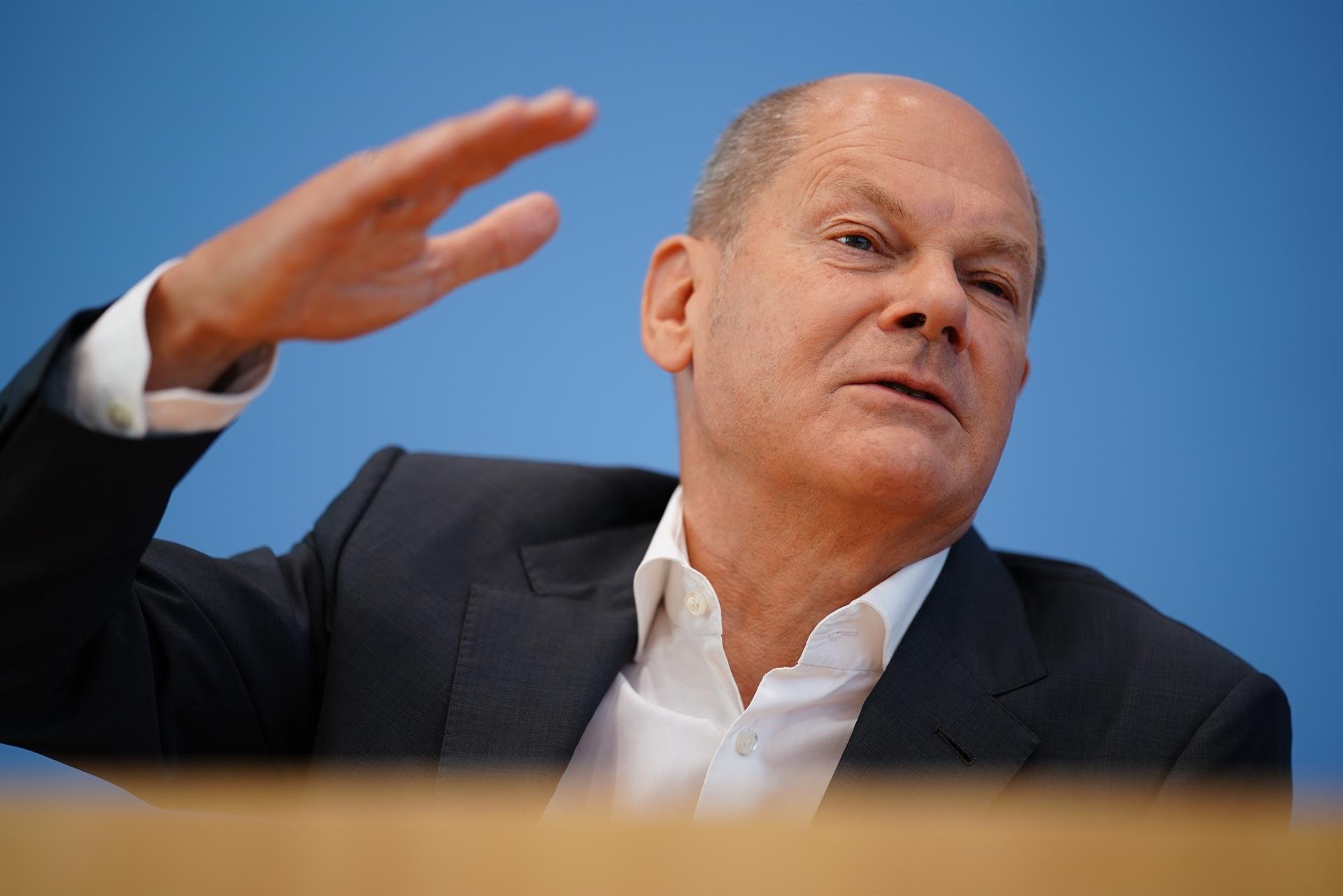 Scholz urges completion of Catalonia-France gas pipeline, "enormously" strategic