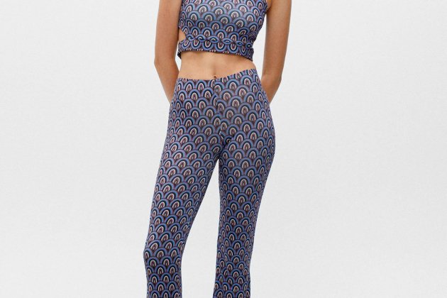 Pantalón flare estampado1 Pantalón flare estampado1