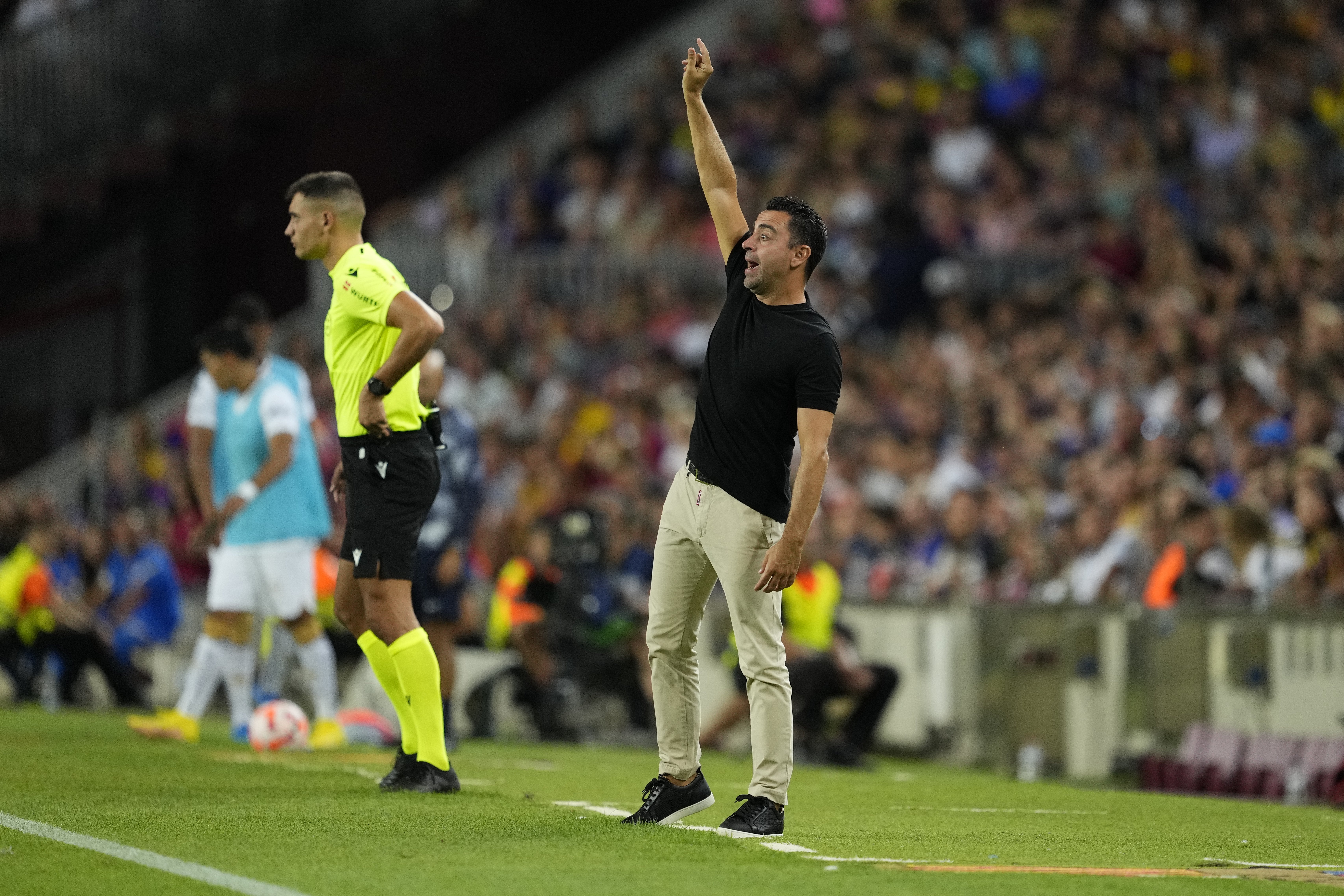 Xavi Hernández sobre els fitxatges: "No podem descartar cap escenari"