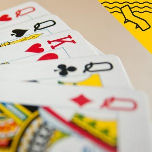 arena visual Soportar 5 juegos con cartas de póker fáciles para jugar con amigos y en familia