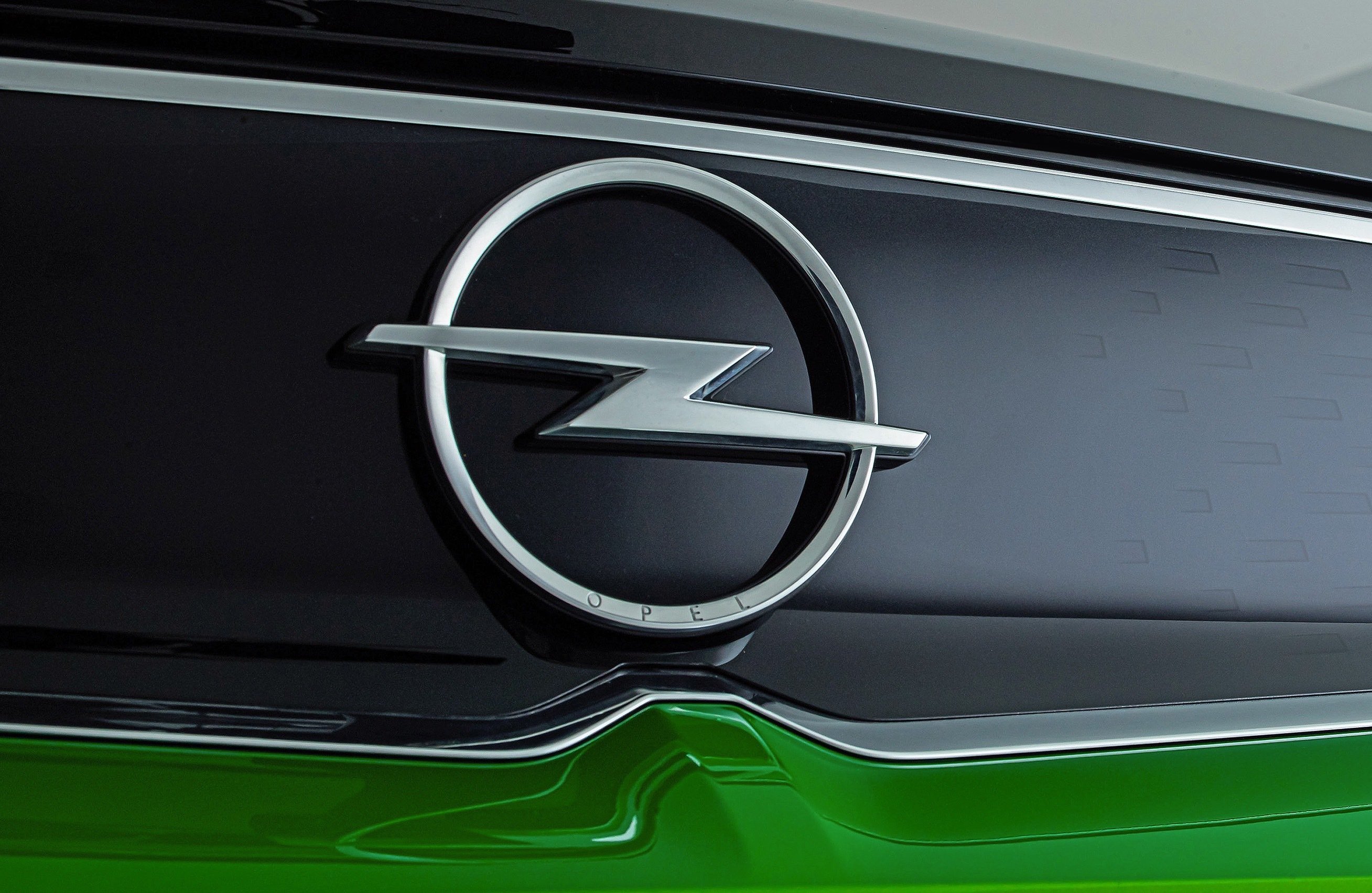 Opel estrena nou logotip, ja no és com el recordes