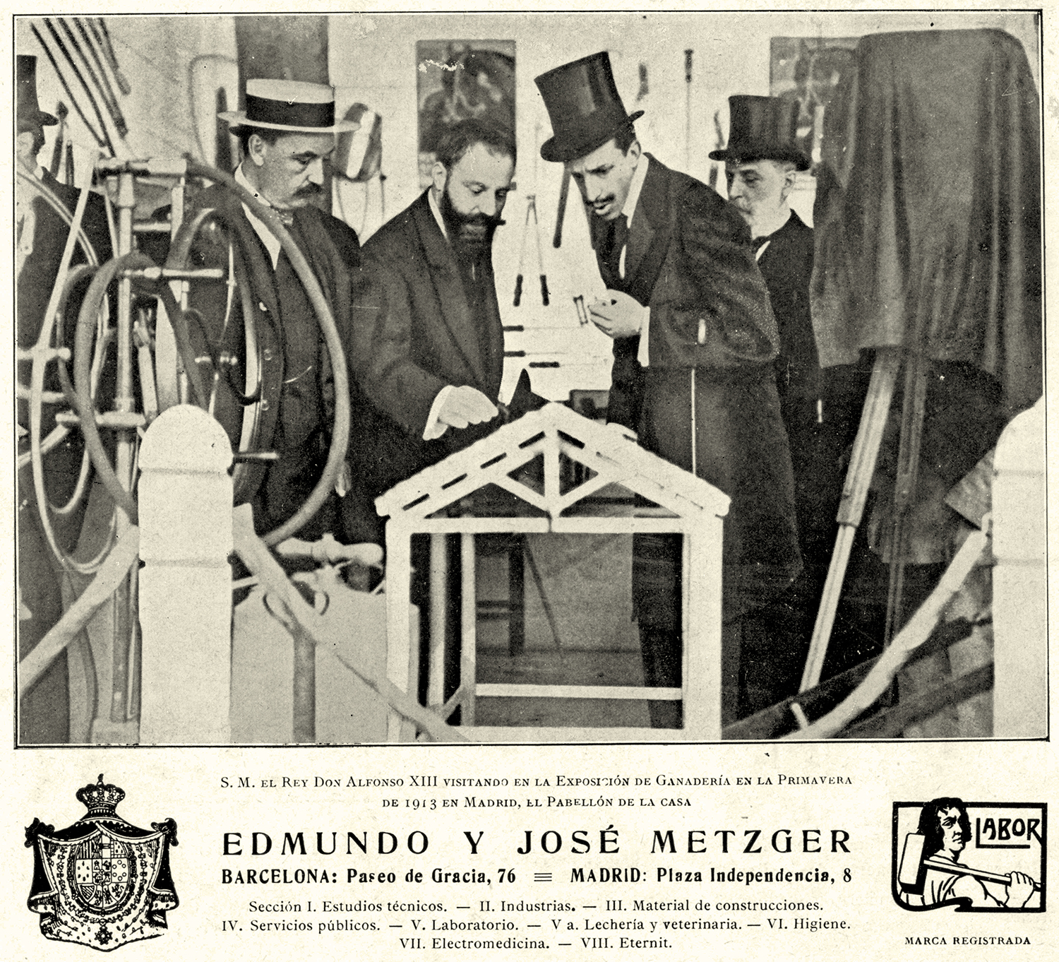 Fotografia dels germans Metzger (jueus suissos) presentant els seus productes al rei Alfons XIII. Font European Observatory of Memories