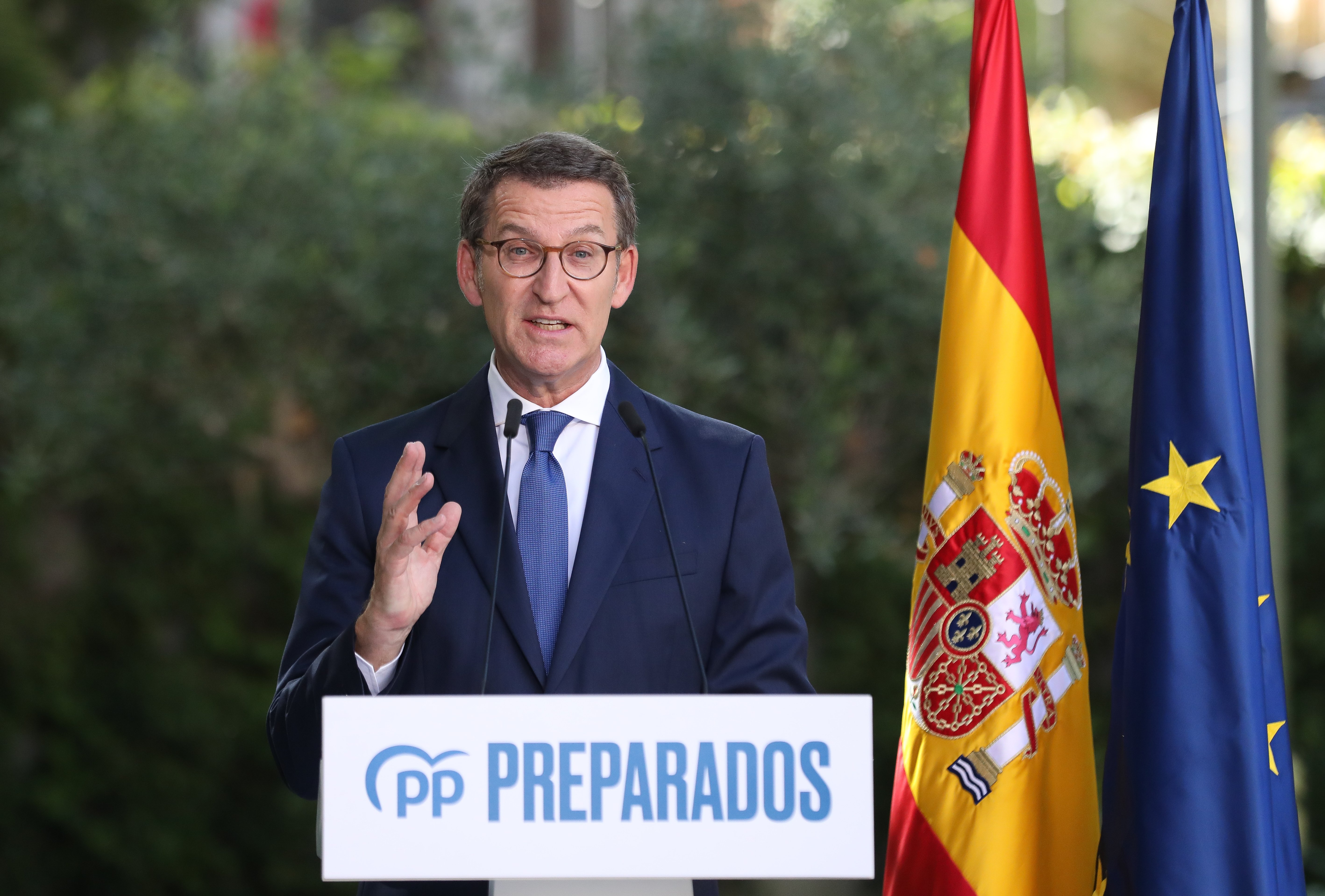 El PP de Feijóo sigue ganando terreno al PSOE y lo superaría en 50 diputados, según una encuesta