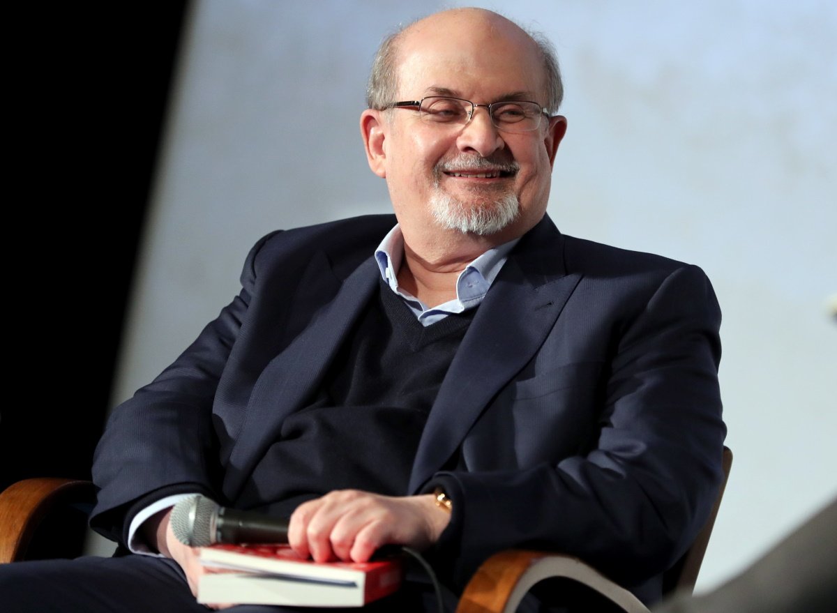 Salman Rushdie ja pot parlar i no necessita respiració assistida