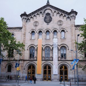 La UB es torna a situar entre les 200 millors universitats del món