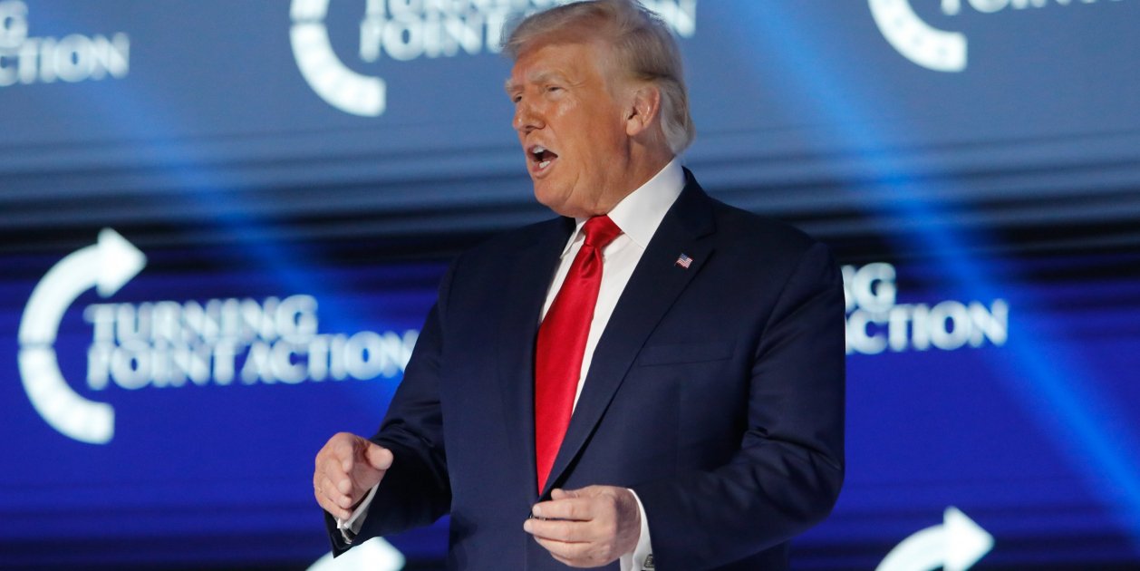 Donald Trump acusa al FBI de robarle sus pasaportes en el registro de su mansión