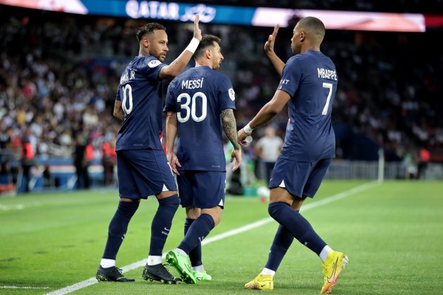 Kylian Mbappe Leo Messi Neymar PSG celebración gol / Foto: EFE