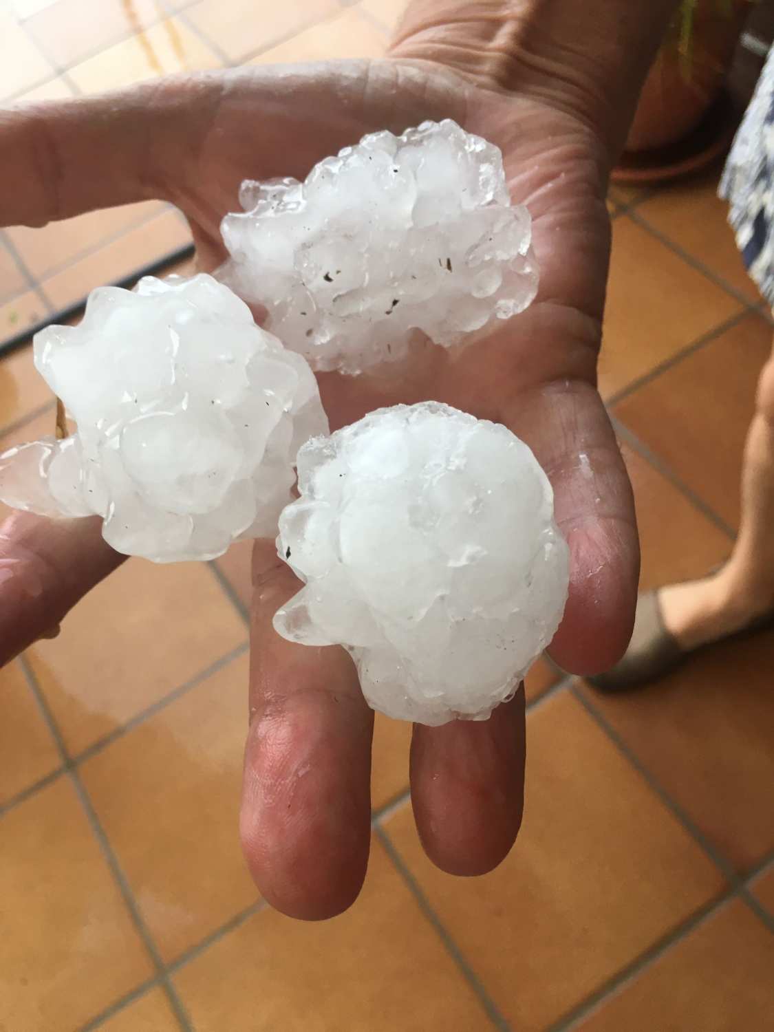 El tiempo se complica en la costa catalana: llegan las tormentas y mangas marinas