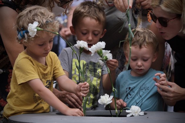 atentado barcelona 17.ª homenaje ofrenda floral Carlos Baglietto (5)