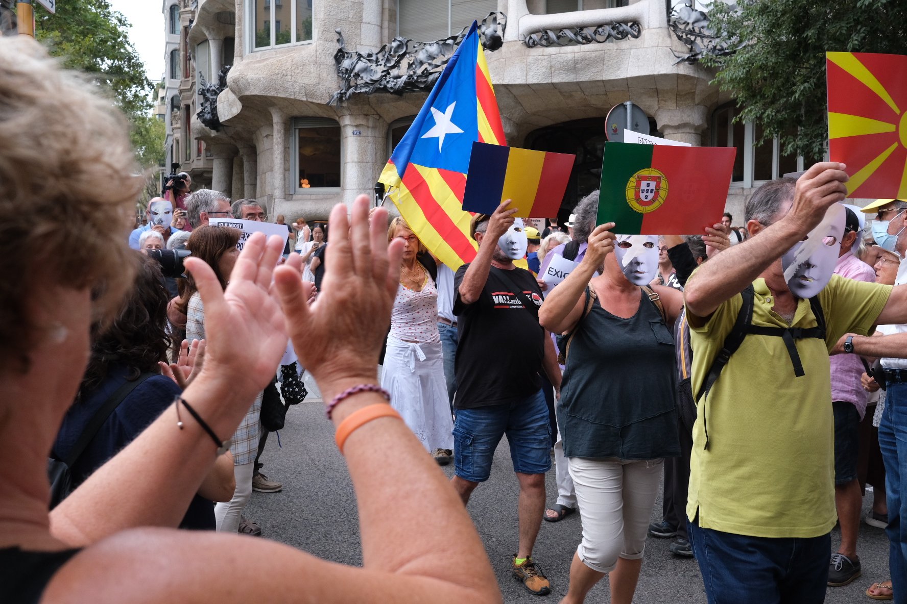 Protesta para que Europa aclare el 17-A ante la "falta de respuestas" del Estado