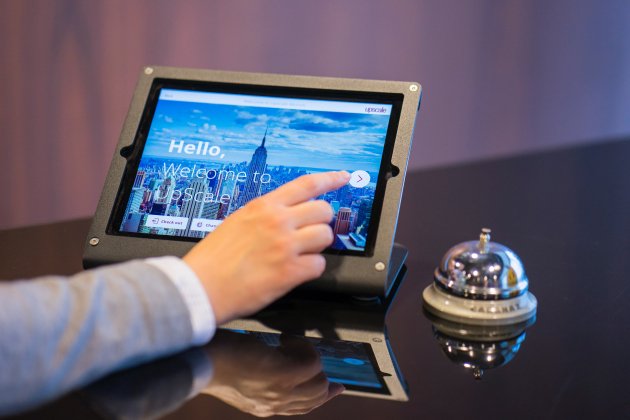 Recepcionista de un hotel / Unsplash Recepcionista de un hotel / Unsplash
