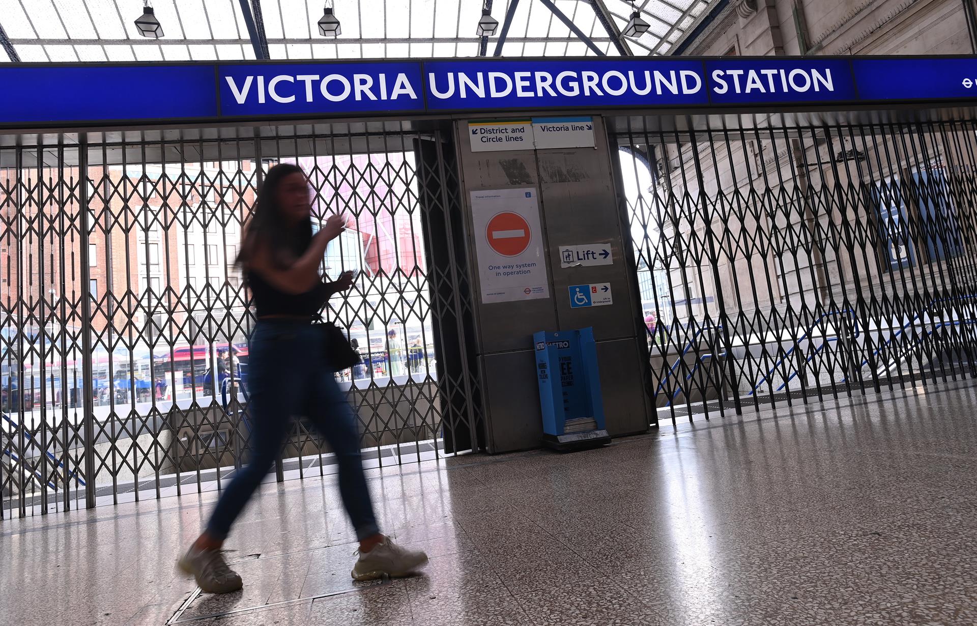 Caos en Londres por una huelga en el metro y en el bus: teletrabajo y miles de personas afectadas