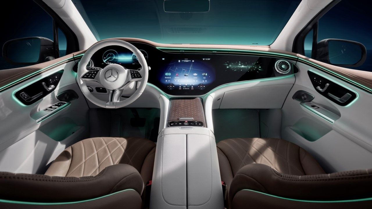La nueva pantalla transforma el interior de Mercedes