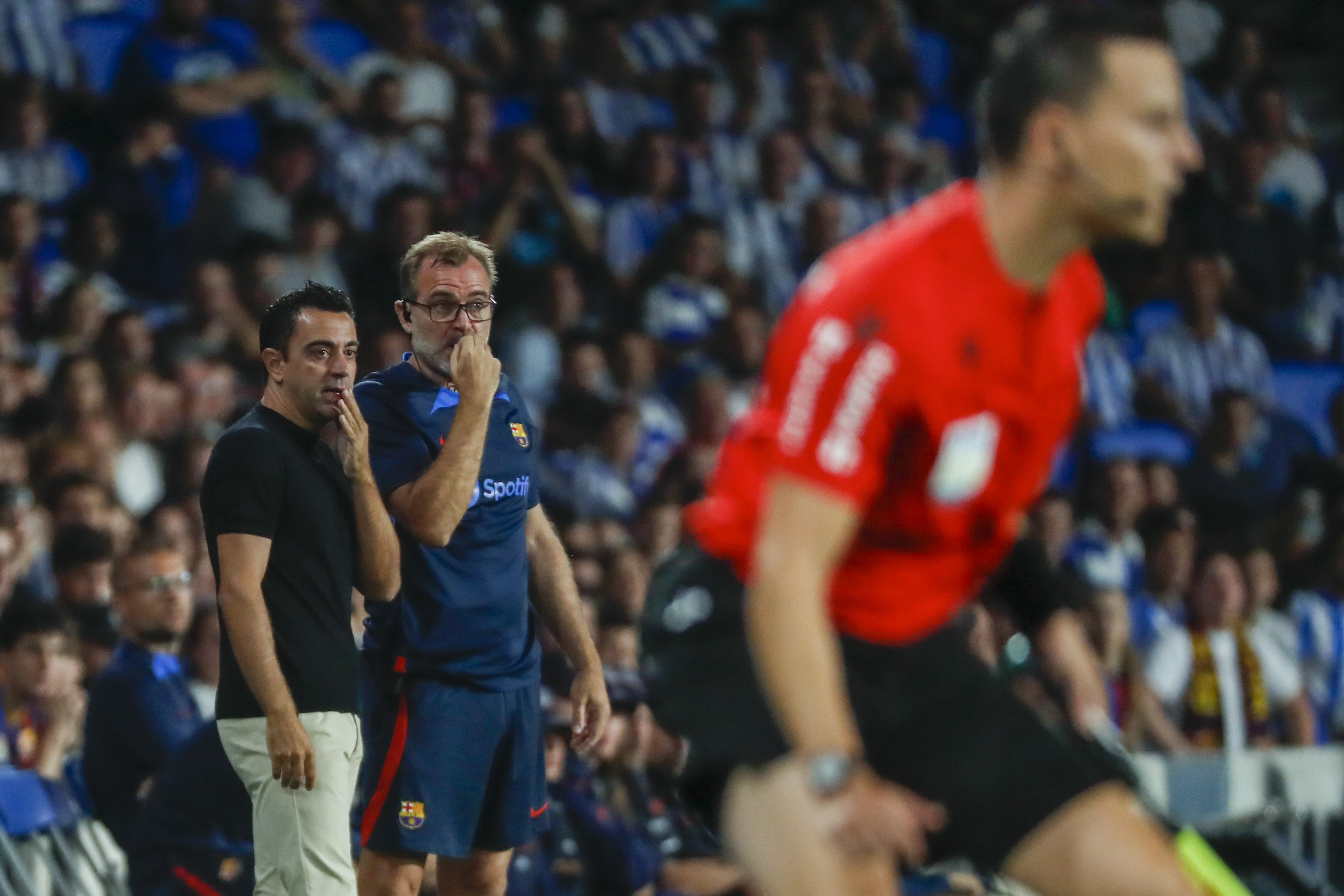 "És un colador". Dures crítiques al germà de Xavi Hernández i a la resta de l'staff del Barça