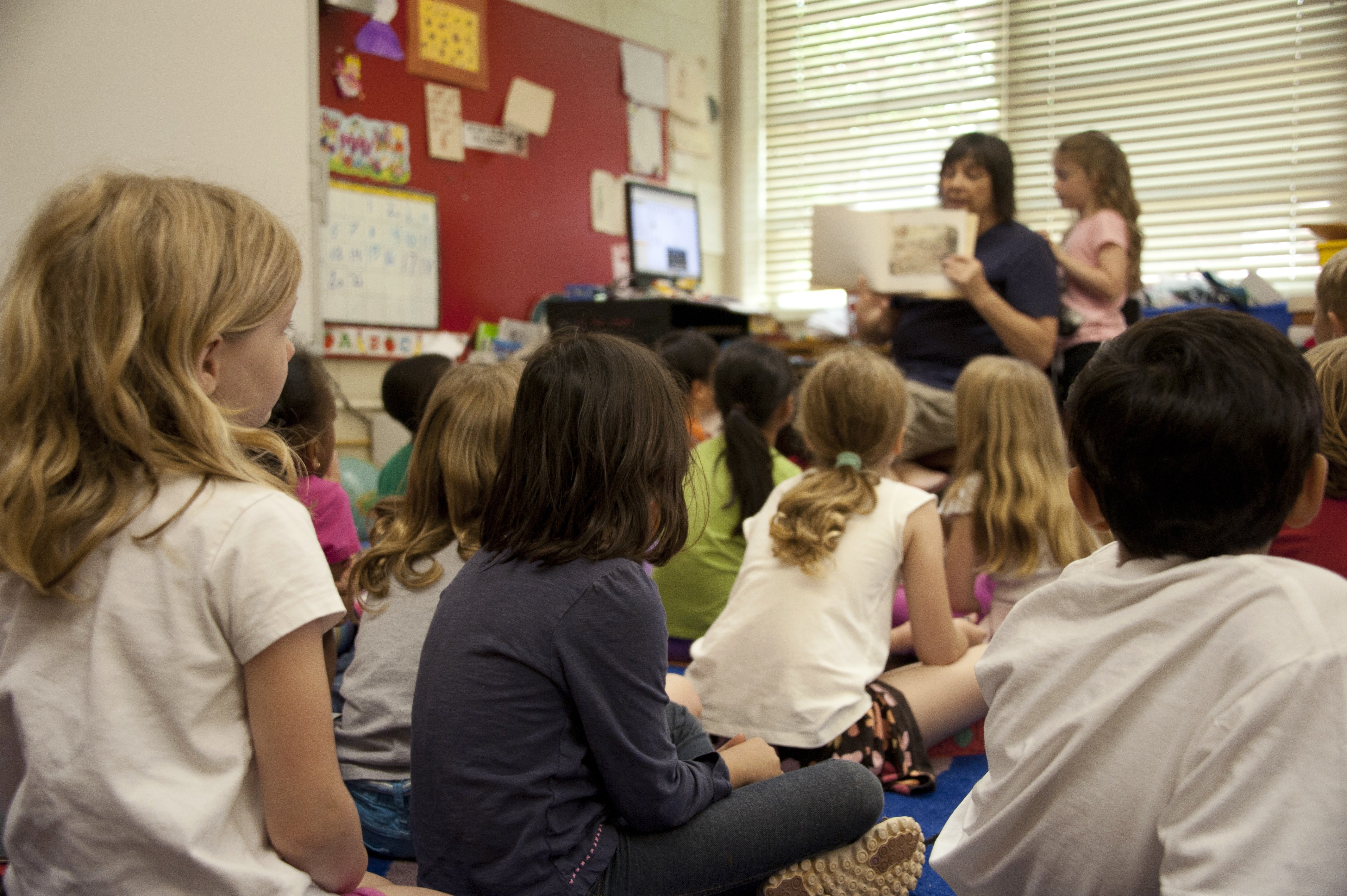 Catalan education ministry strengthens schools legal measures for Catalan language