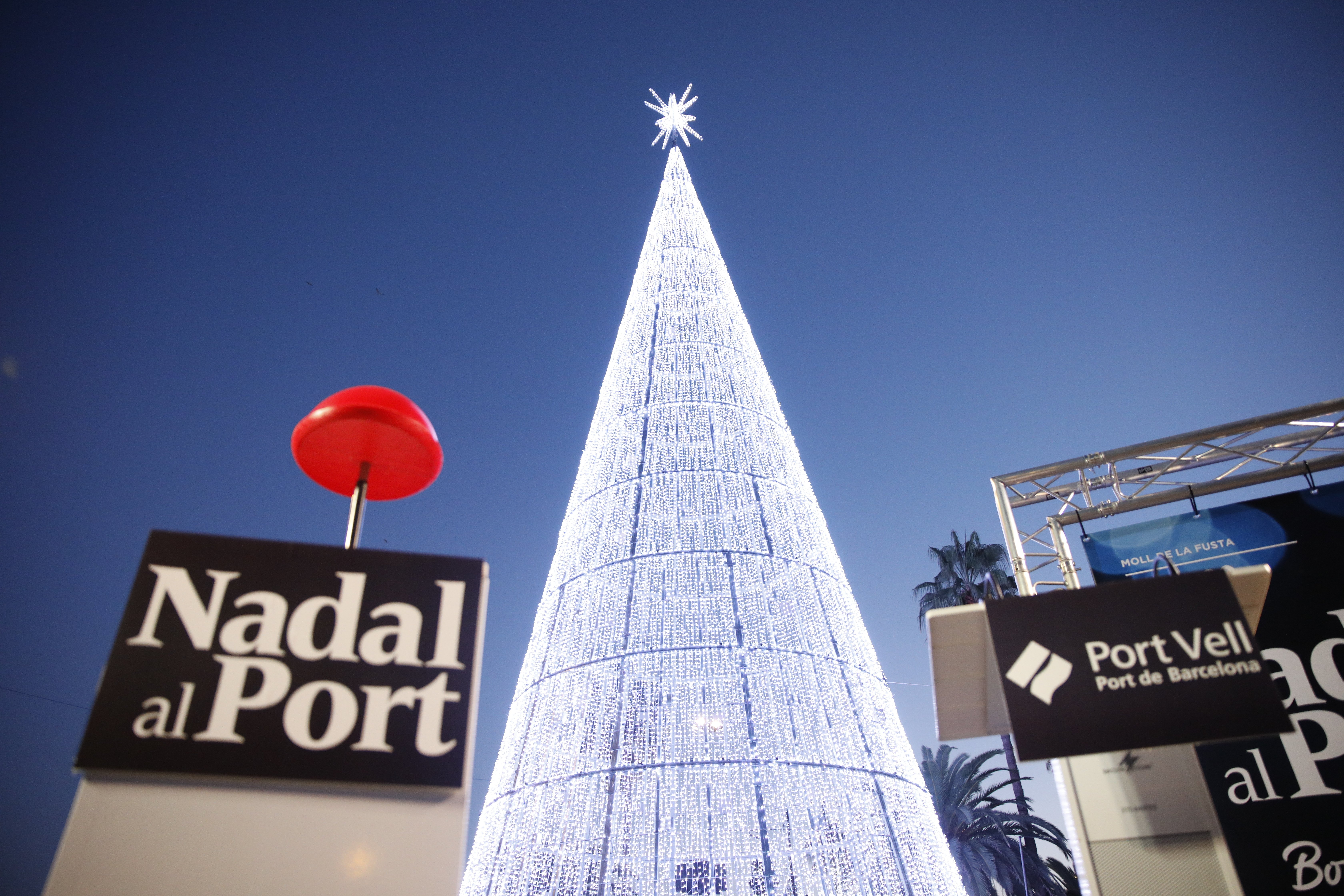 Creus que serà necessari apagar els llums de Nadal per l'estalvi energètic?