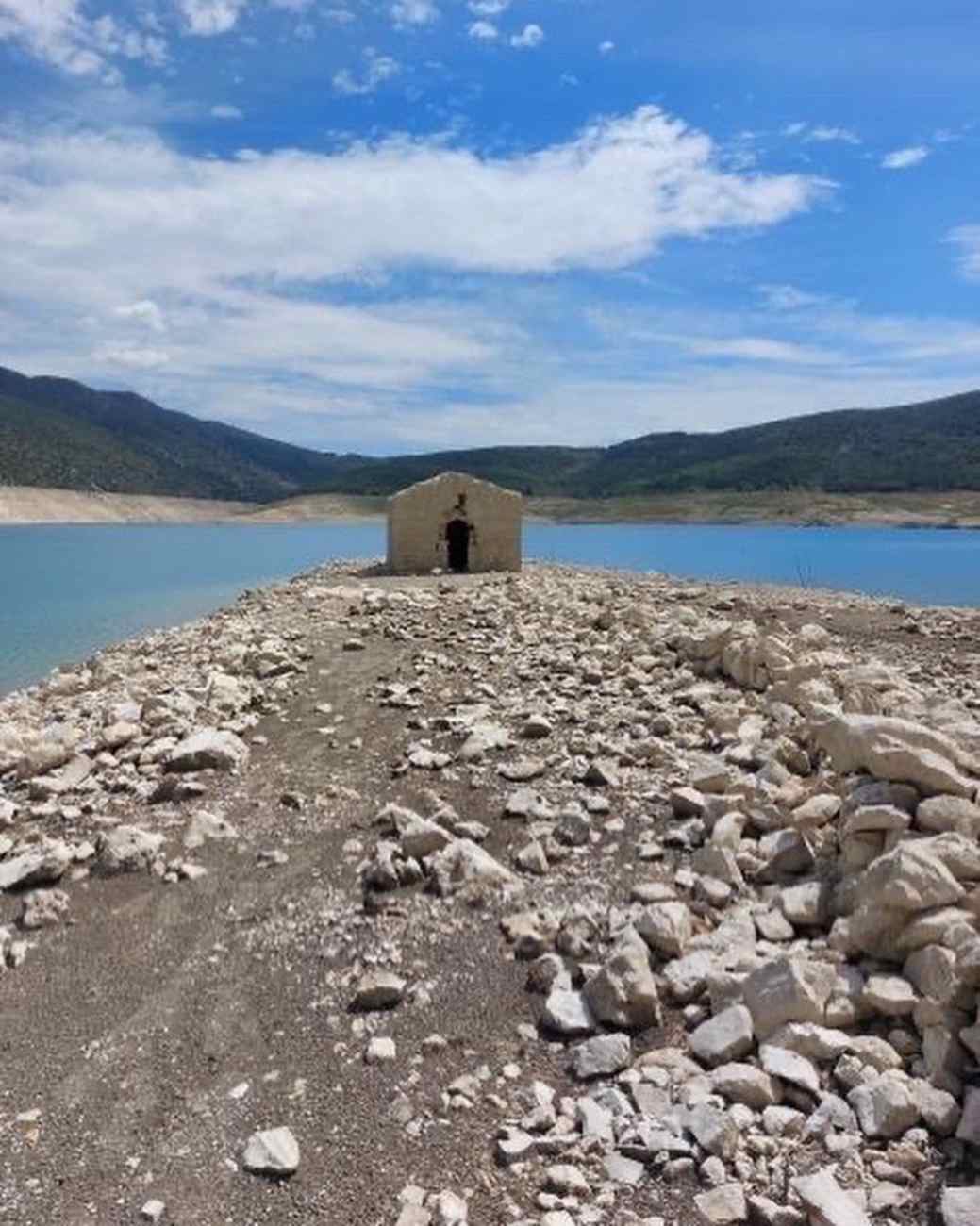 Els embassaments que abasteixen l'àrea de Barcelona i les comarques de Girona freguen el 19% de capacitat