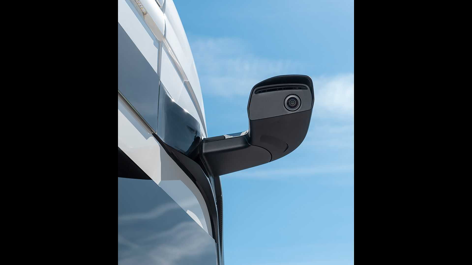 La caravana de la jet set té els retrovisors futuristes de l'Audi e-tron