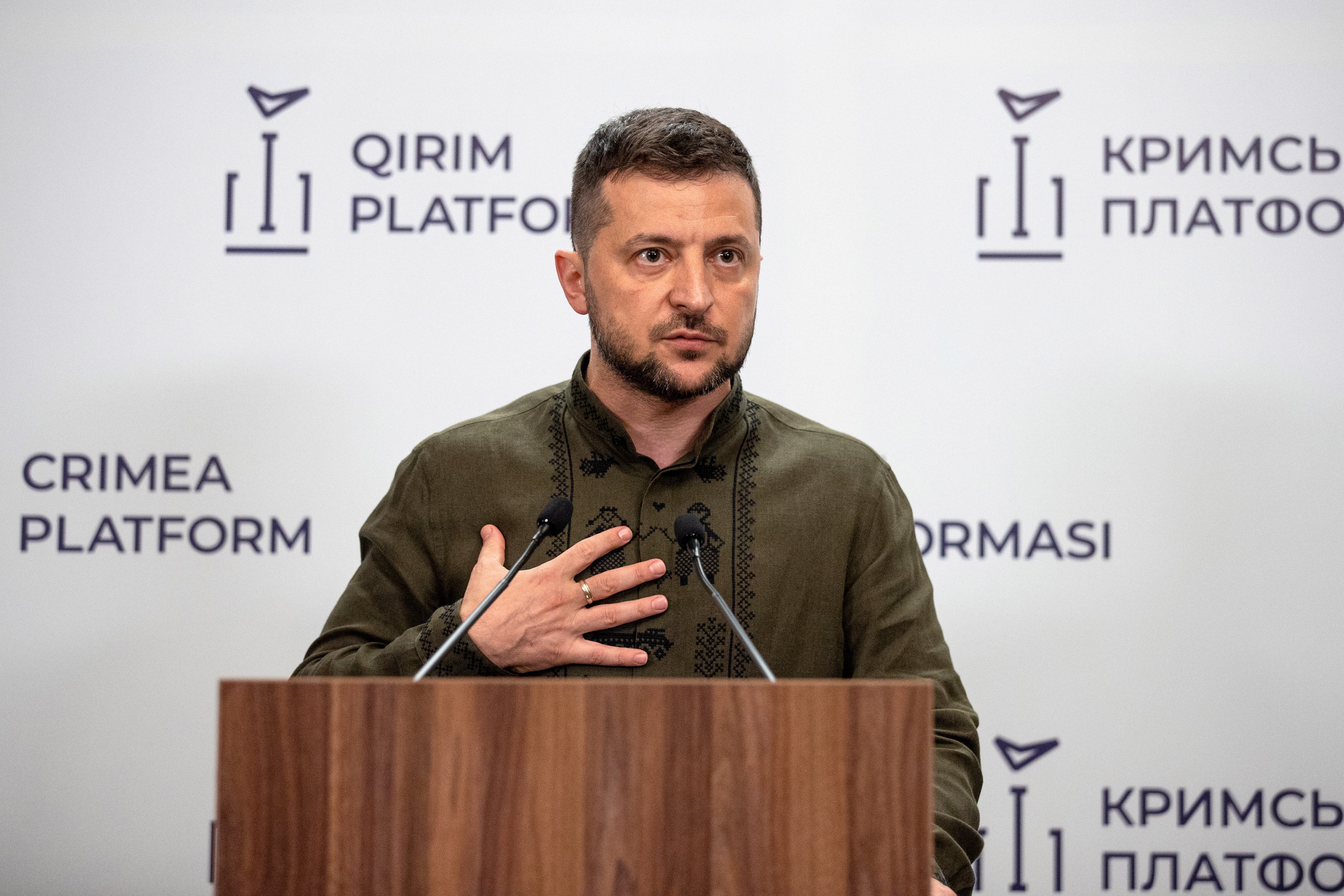 Zelenski, contundent, descarta nous acords de Minsk: "No estem llestos per un alto el foc"