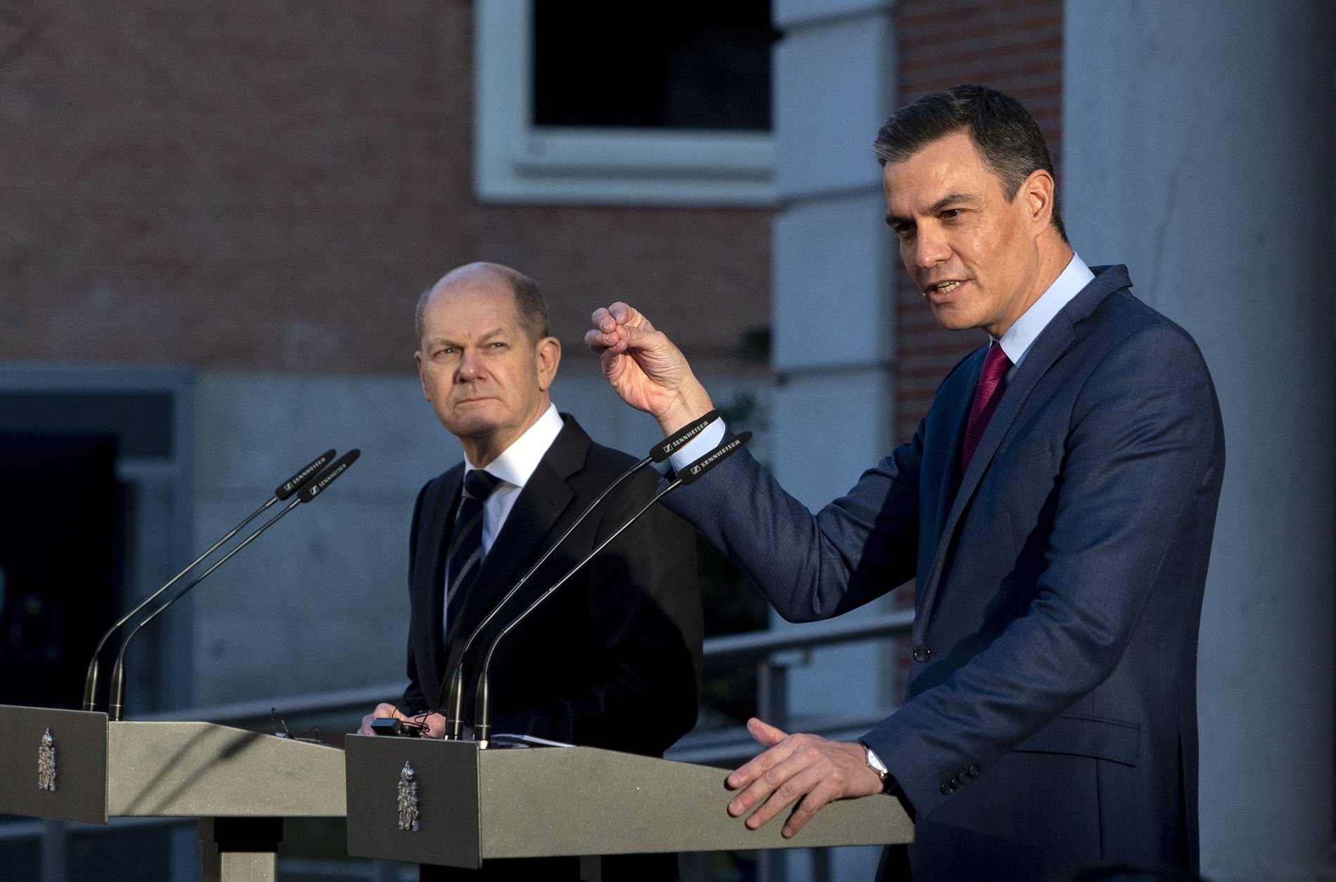 Sánchez es reunirà amb Scholz per forçar Macron a acceptar el Midcat