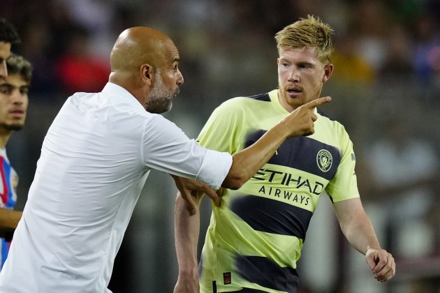 Guardiola De Bruyne Barca Manchester City amistoso ELA Spotify Camp Nou / Foto: EFE