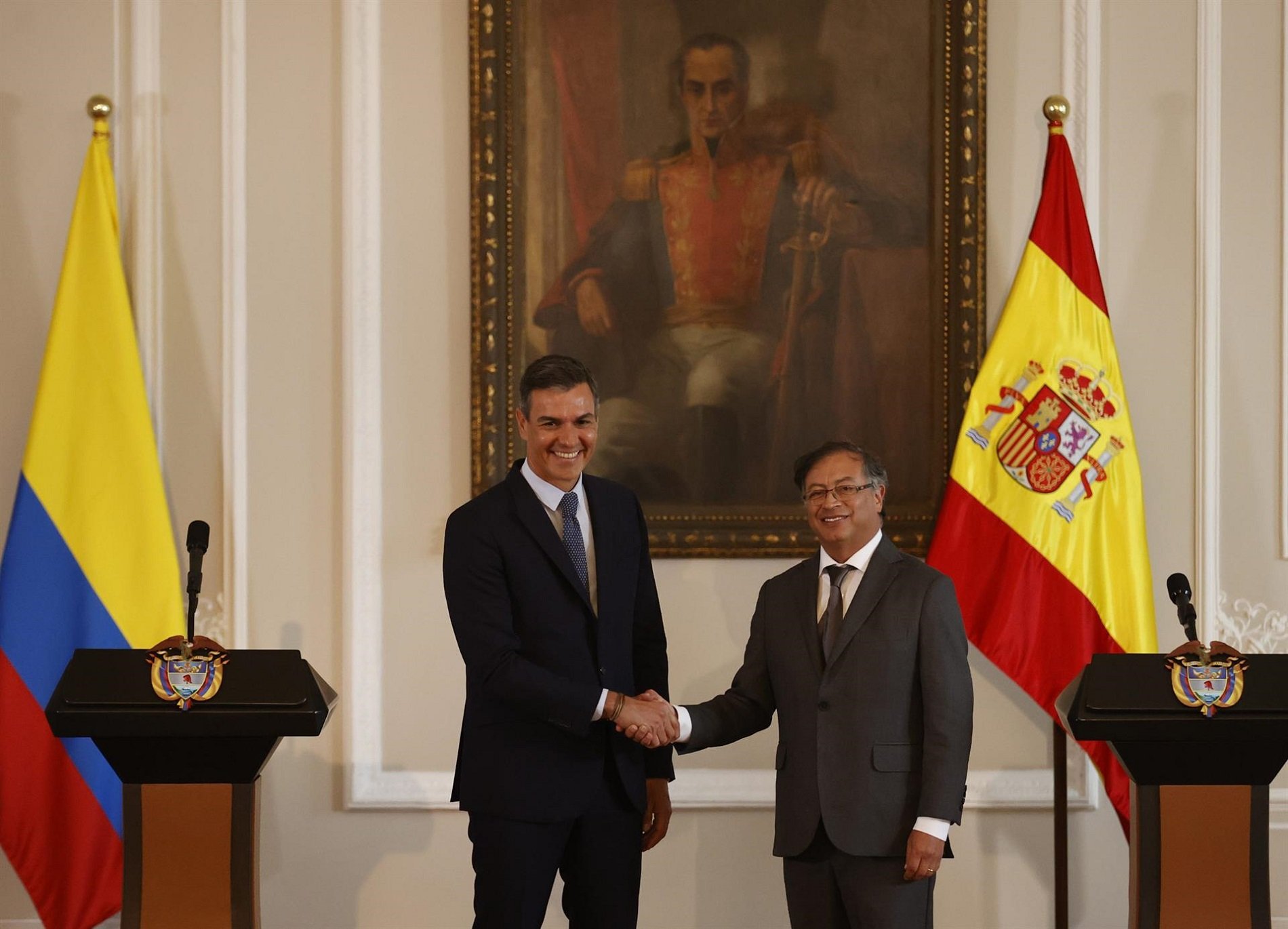 Pedro Sánchez, presentado en Colombia como "el presidente de la República de España"