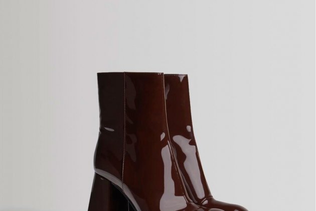 Botins de taló amb plataforma de xarol