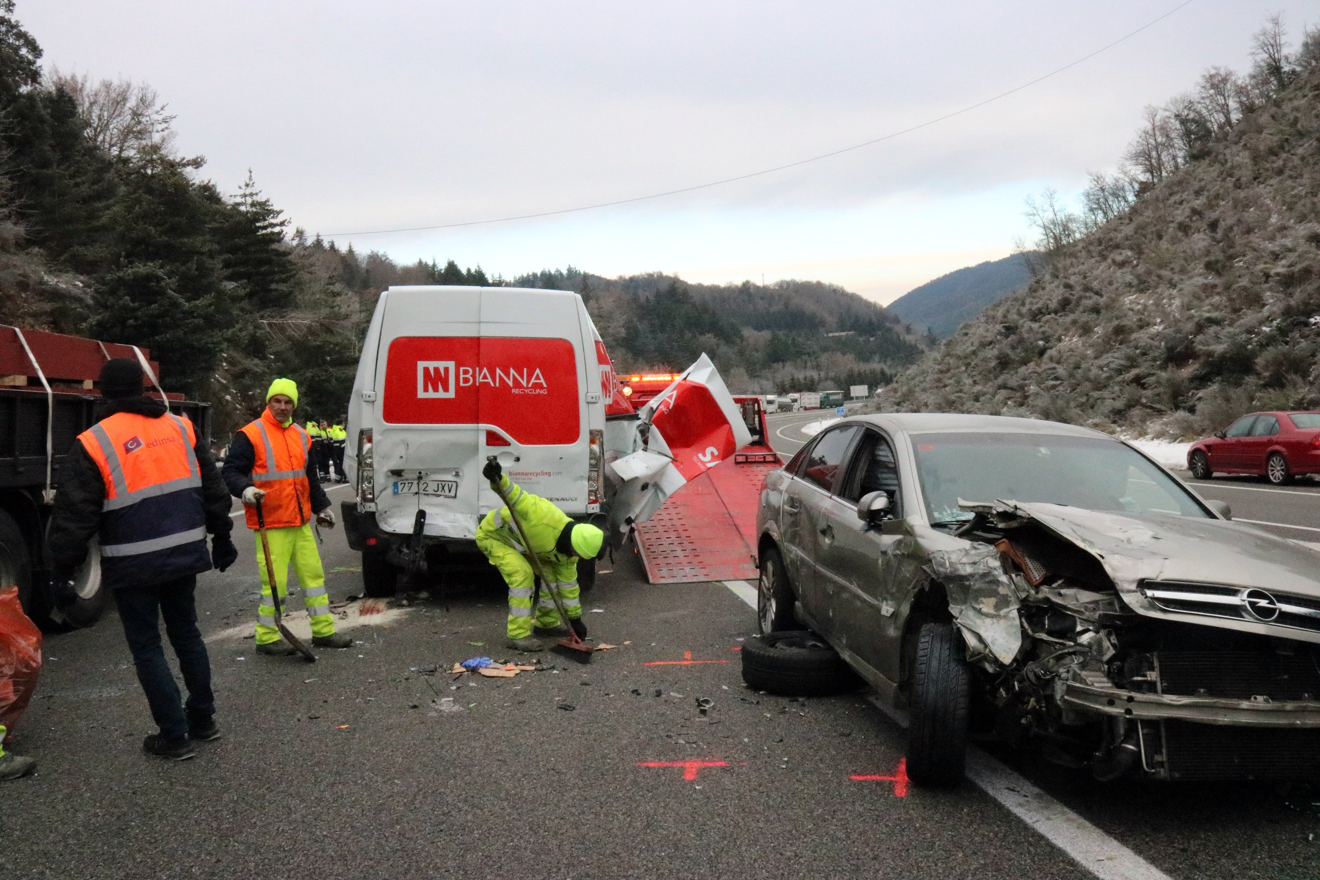 Accident mortal entre tres vehicles a la C-25 a l'altura d'Espinelves