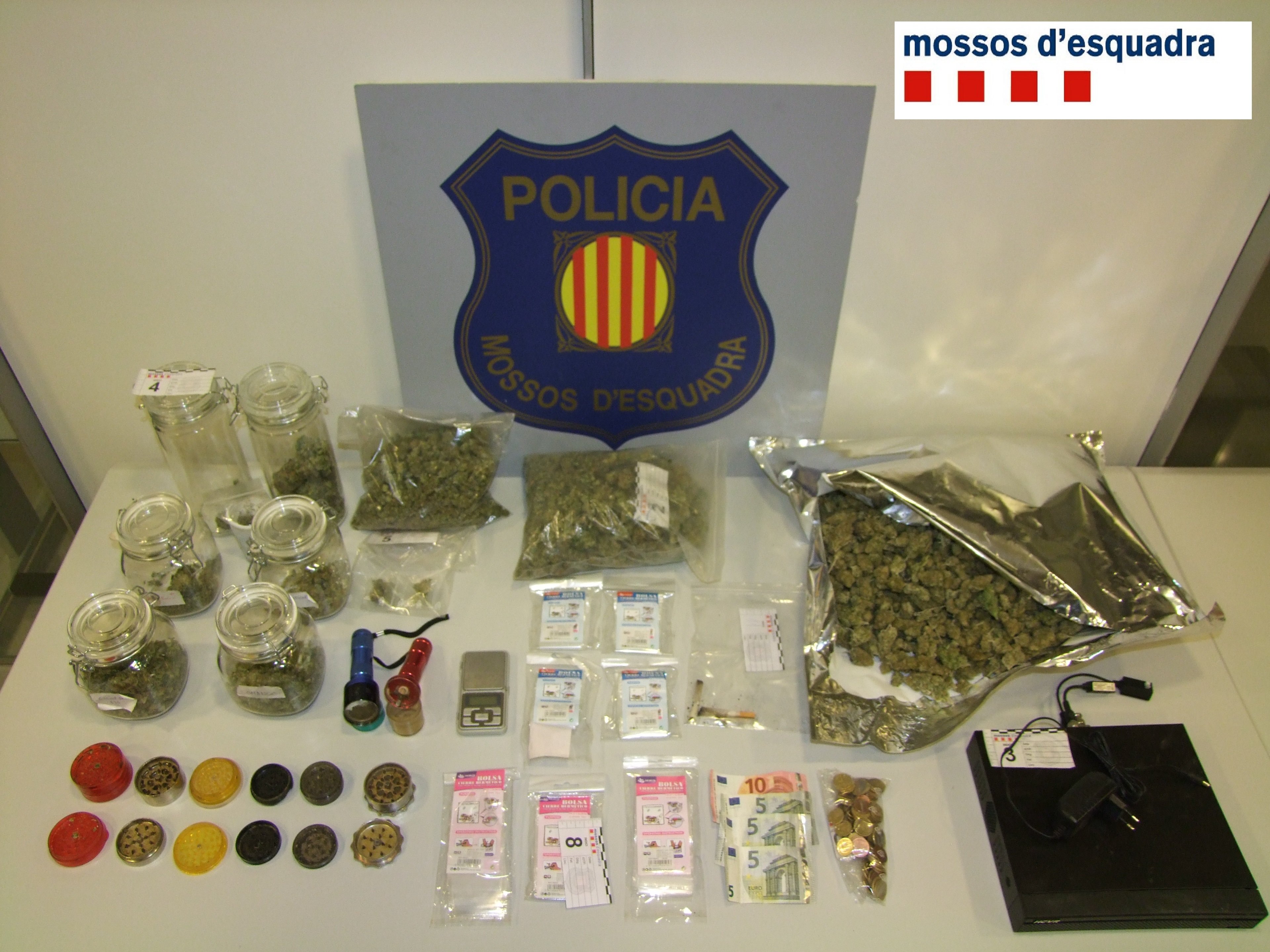 Los Mossos D'Esquadra desmantelan un punto de venta de marihuana en Tortosa