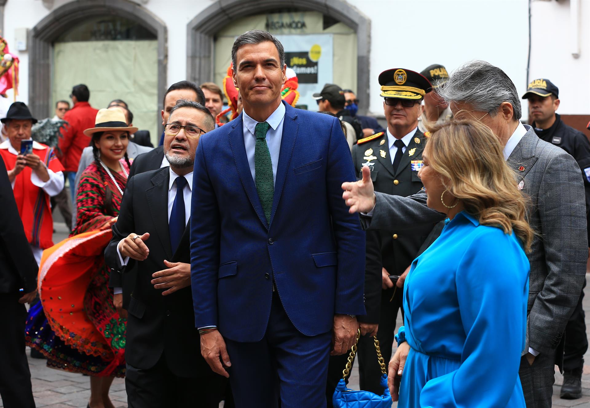 El PSOE intenta mostrar optimisme: "A totes" i 30 actes amb Sánchez