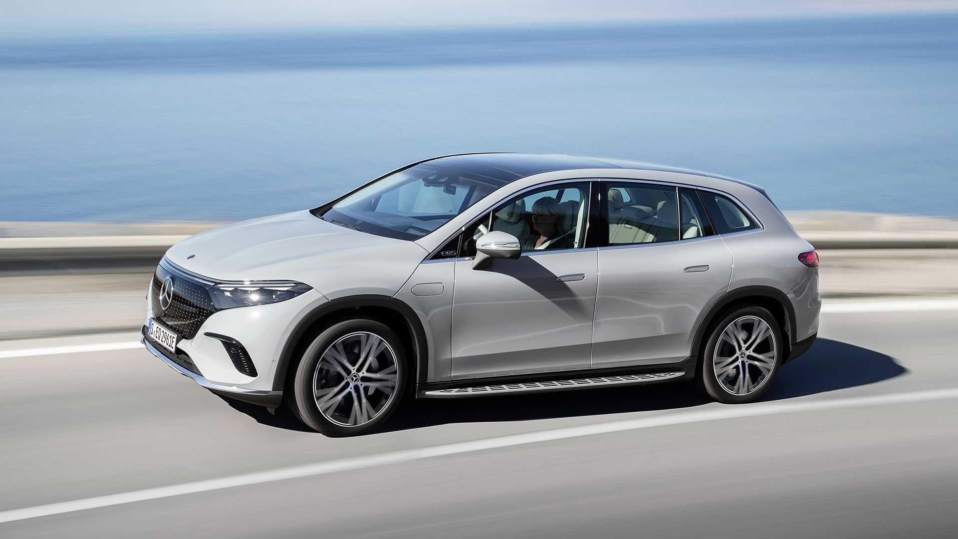 7 plazas, más de 500 CV y eléctrico, el SUV premium que planta cara a Mercedes y compañía