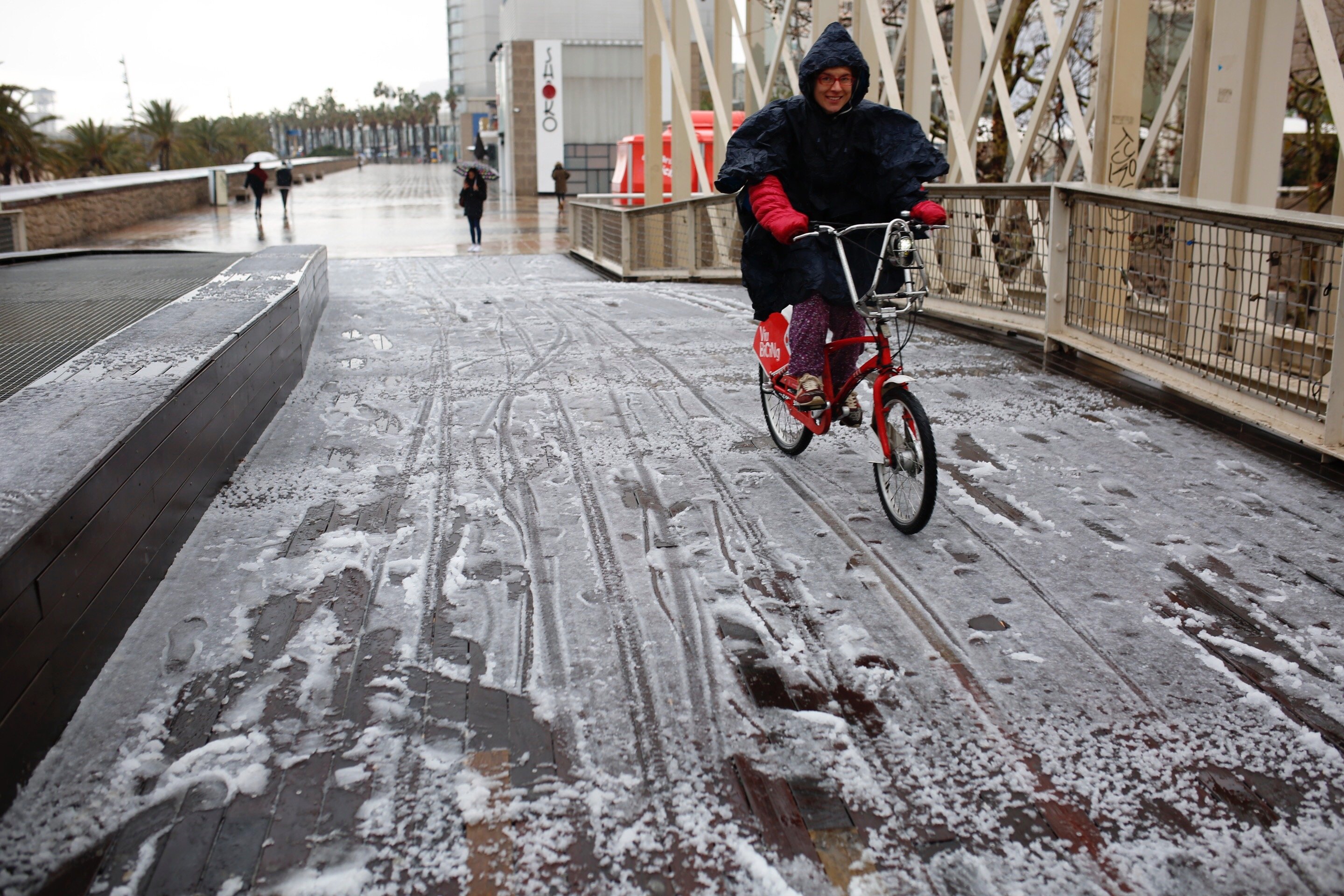 Barcelona se prepara por si nieva en las cotas altas de la ciudad