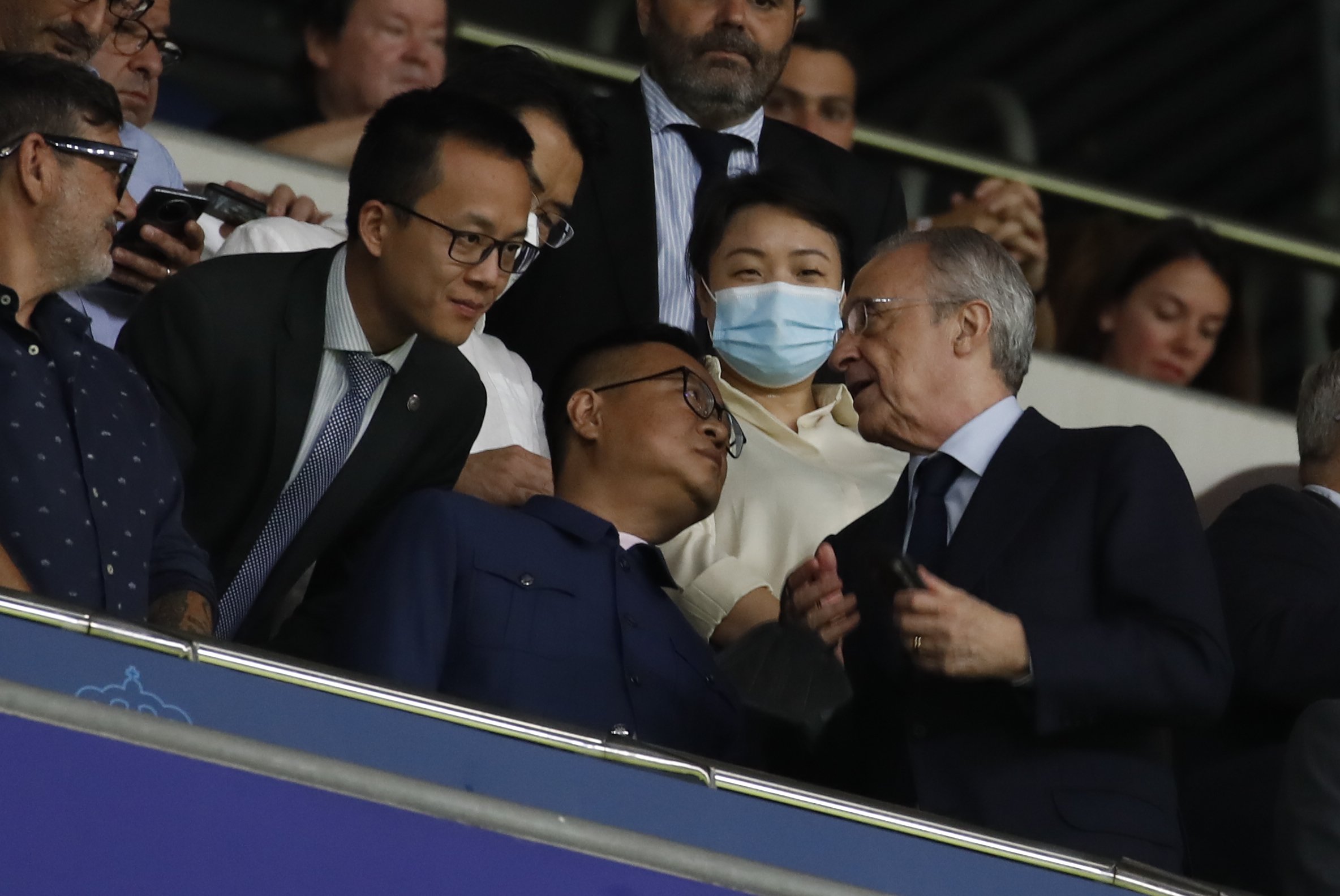 Florentino Pérez, obligado a frenar el fichaje por amenaza de fuga en el Real Madrid