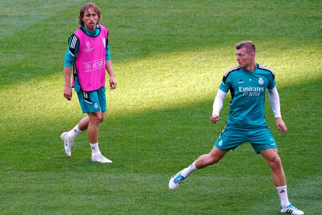 Luka Modric Toni Kroos calentamiento Real Madrid / Foto: Europa Press