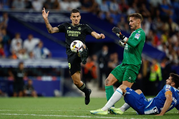 Dani Ceballos Benjamin Lecomte Espanyol Reial Madrid / Foto: Europa Press