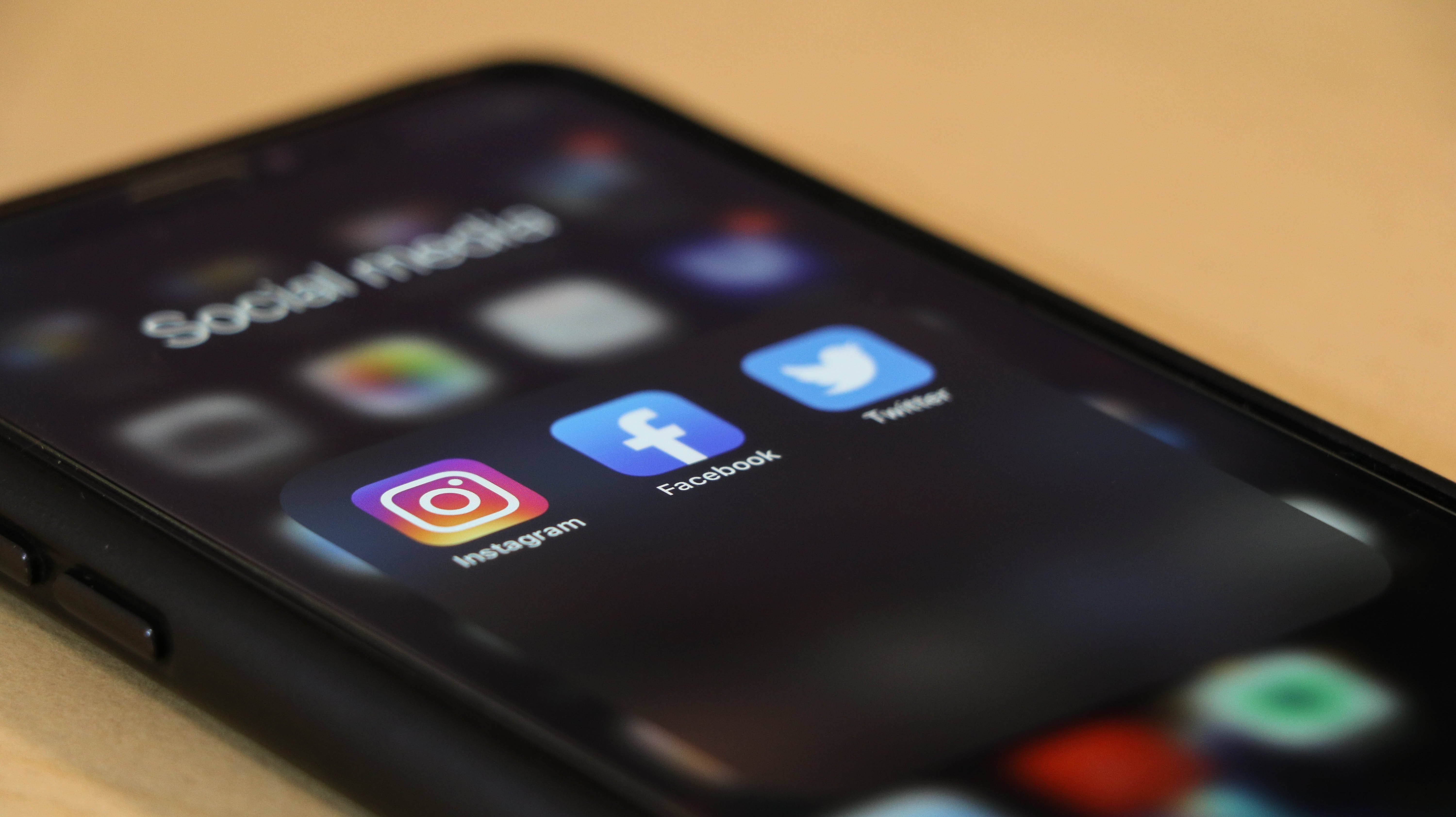 Redes sociales en el móvil / Unsplash Redes sociales en el móvil / Unsplash